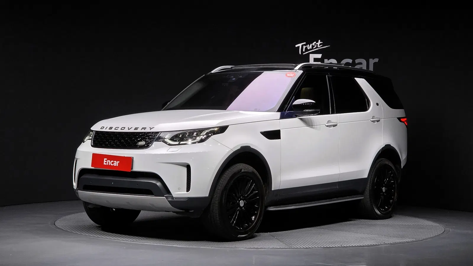 Land Rover Discovery 5 3.0 TD6 HSE Luxury 2018 — photo 1 sur 20