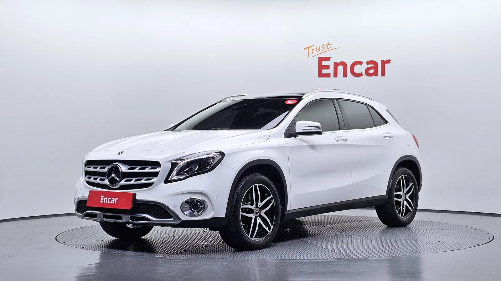 Mercedes-Benz GLA GLA220 Premium (X156) 2019 — photo 1 sur 32