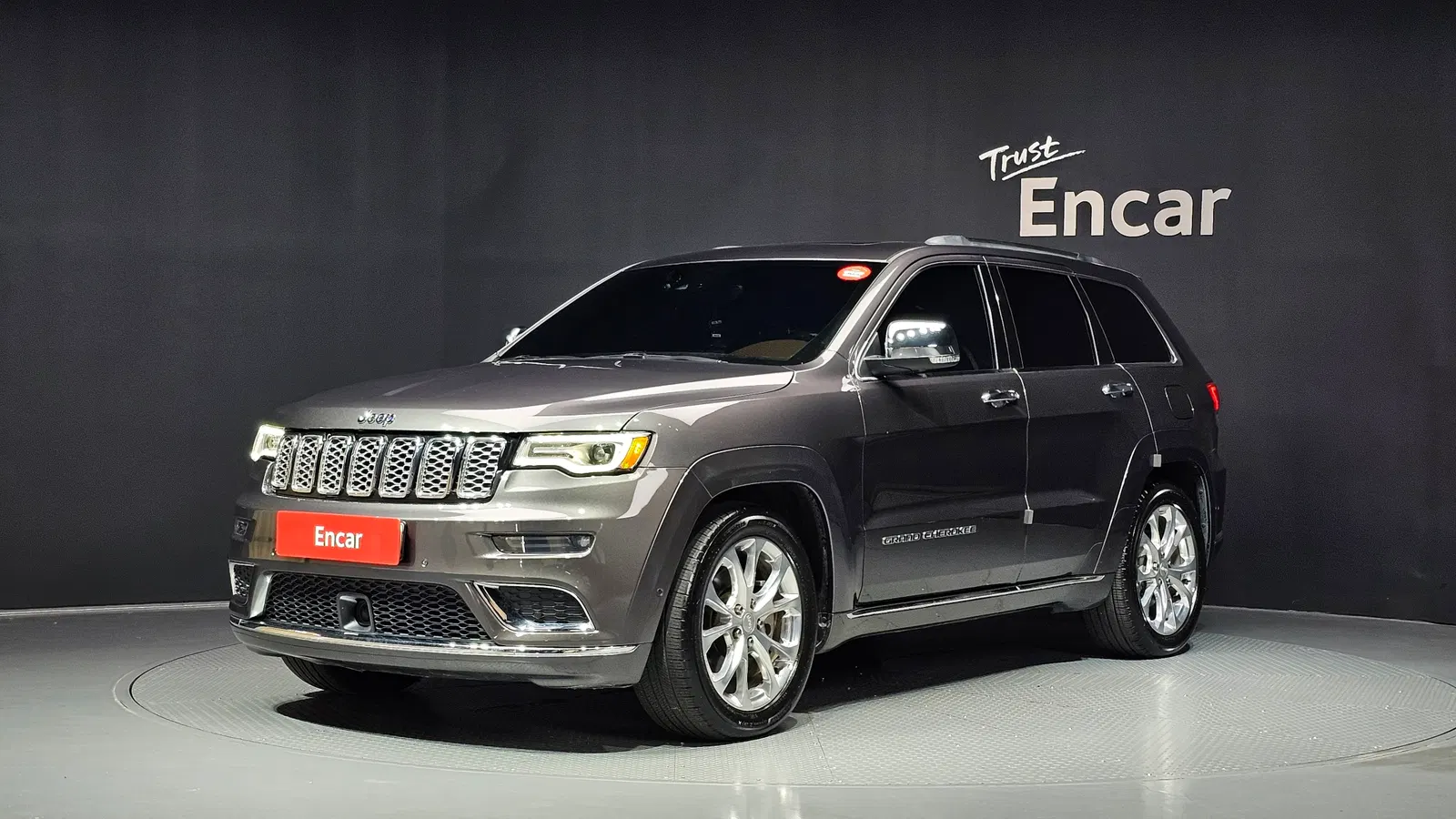 Jeep Grand Cherokee 3.6 Summit 2021 — photo 1 sur 34