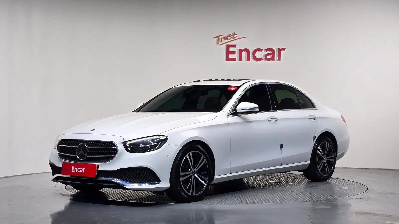 Mercedes-Benz Classe E E250 Avantgarde (W213) 2021 — photo 1 sur 31