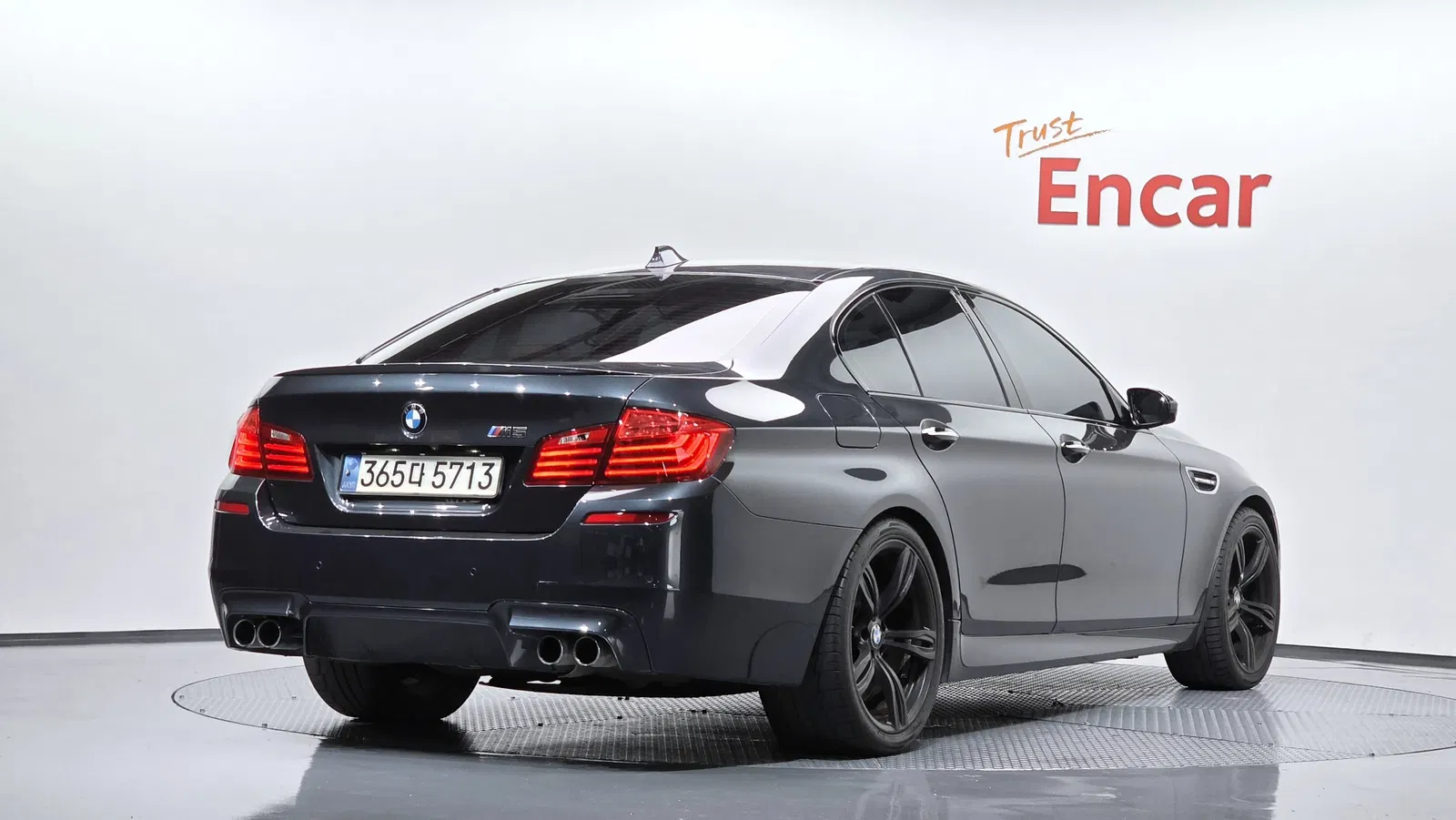 BMW M5 (F10) M5 Sedan 2016 — photo 1 sur 44