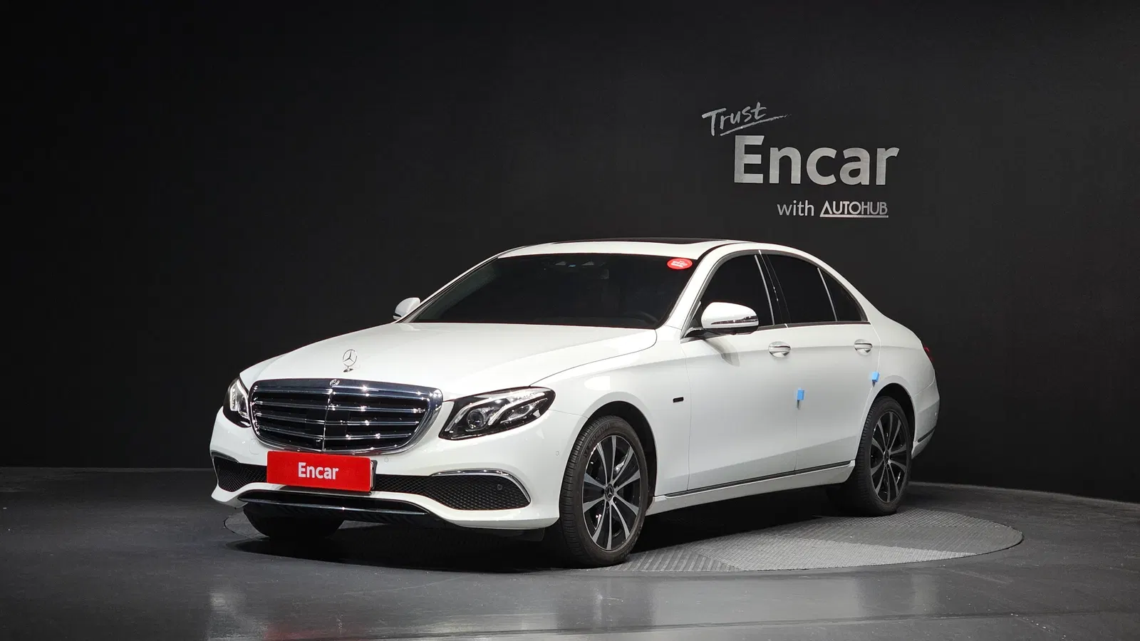 Mercedes-Benz Classe E E300e 4MATIC Exclusive (W213) 2020 — photo 1 sur 31