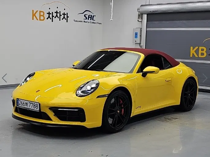 Porsche 911 (992) Carrera 4 GTS Cabriolet 2023 — photo 1 sur 25