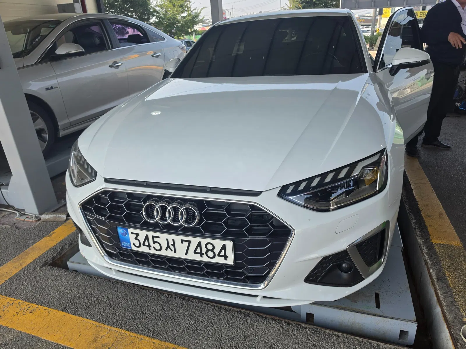 Audi A4 (B9) 40 TFSI Premium 2021 — photo 1 sur 14