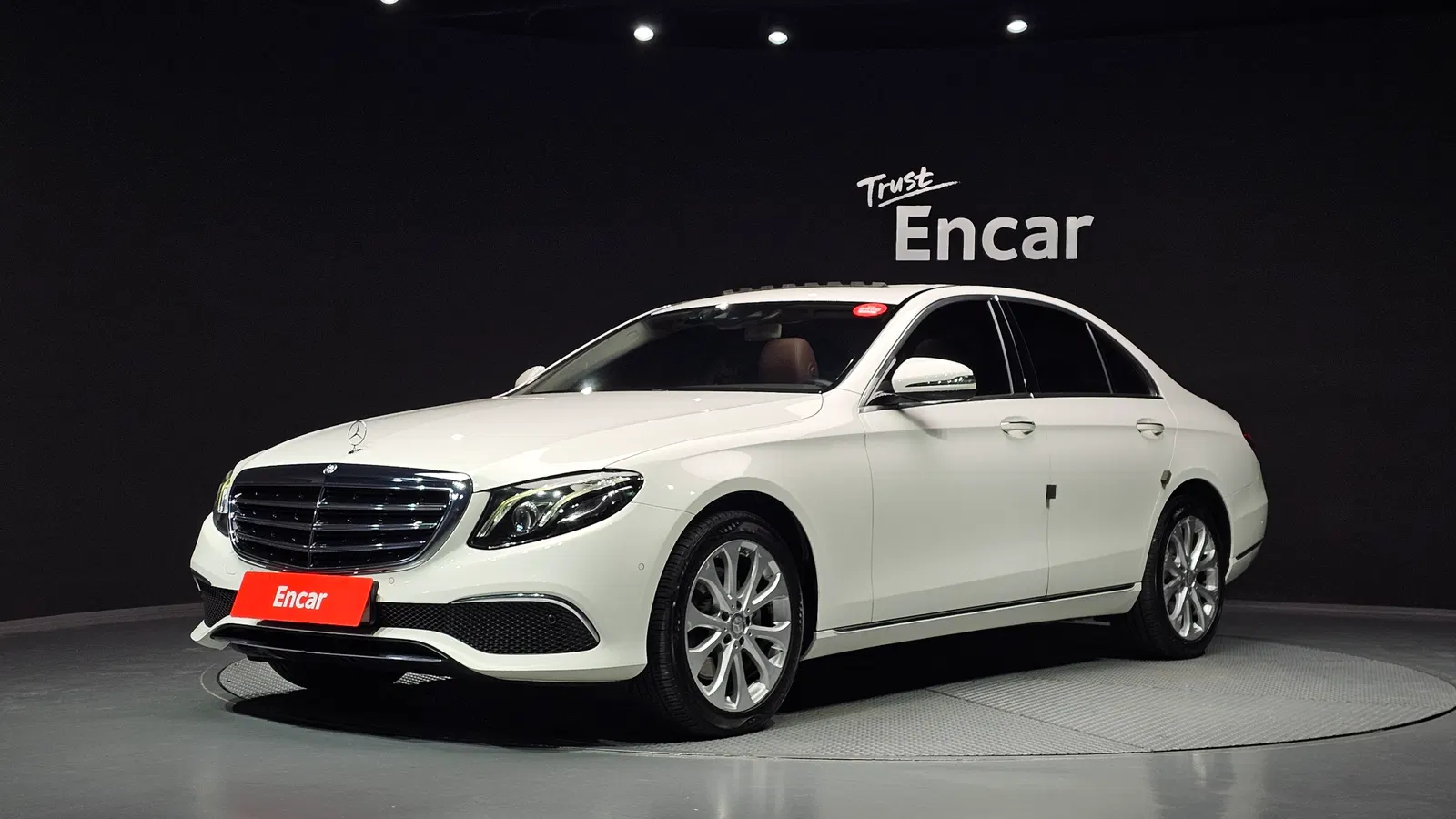Mercedes-Benz Classe E E220d Exclusive (W213) 2017 — photo 1 sur 20