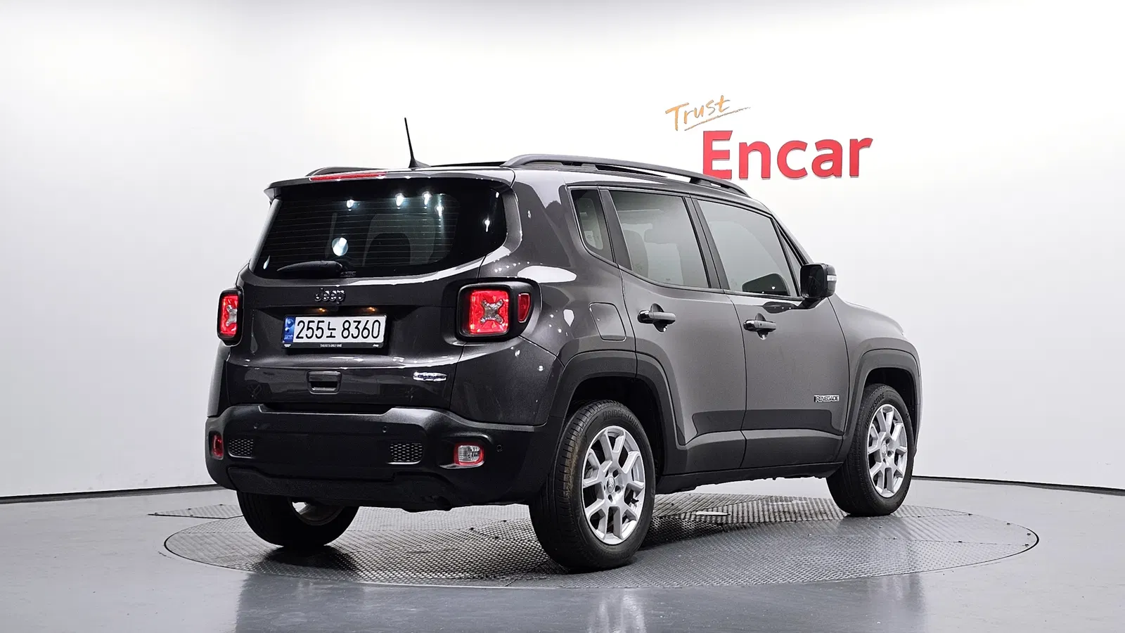 Jeep Renegade 2.4 Longitude 2021 — photo 1 sur 41