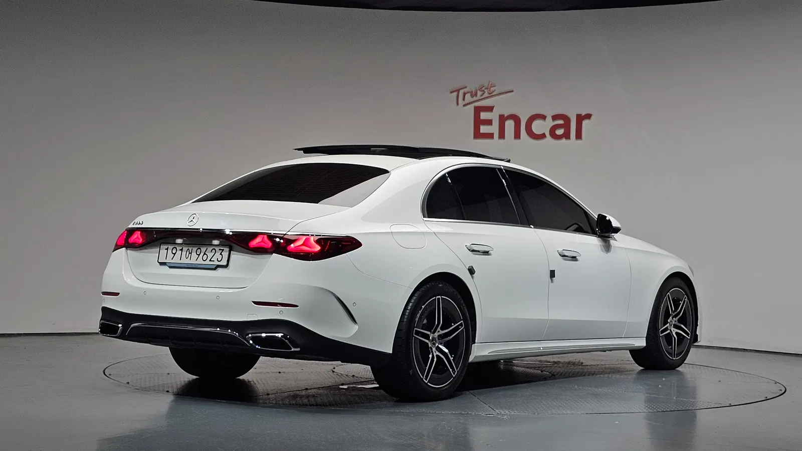 Mercedes-Benz Classe E AMG Line · E200 (W214) 2026 — photo 1 sur 38