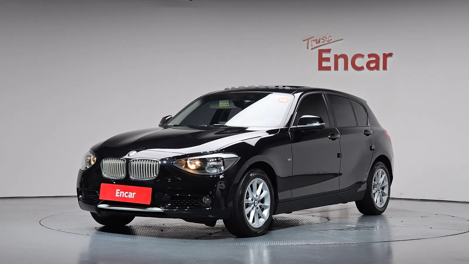 BMW Série 1 (F20) 118d Urban 5 portes 2014 — photo 1 sur 20