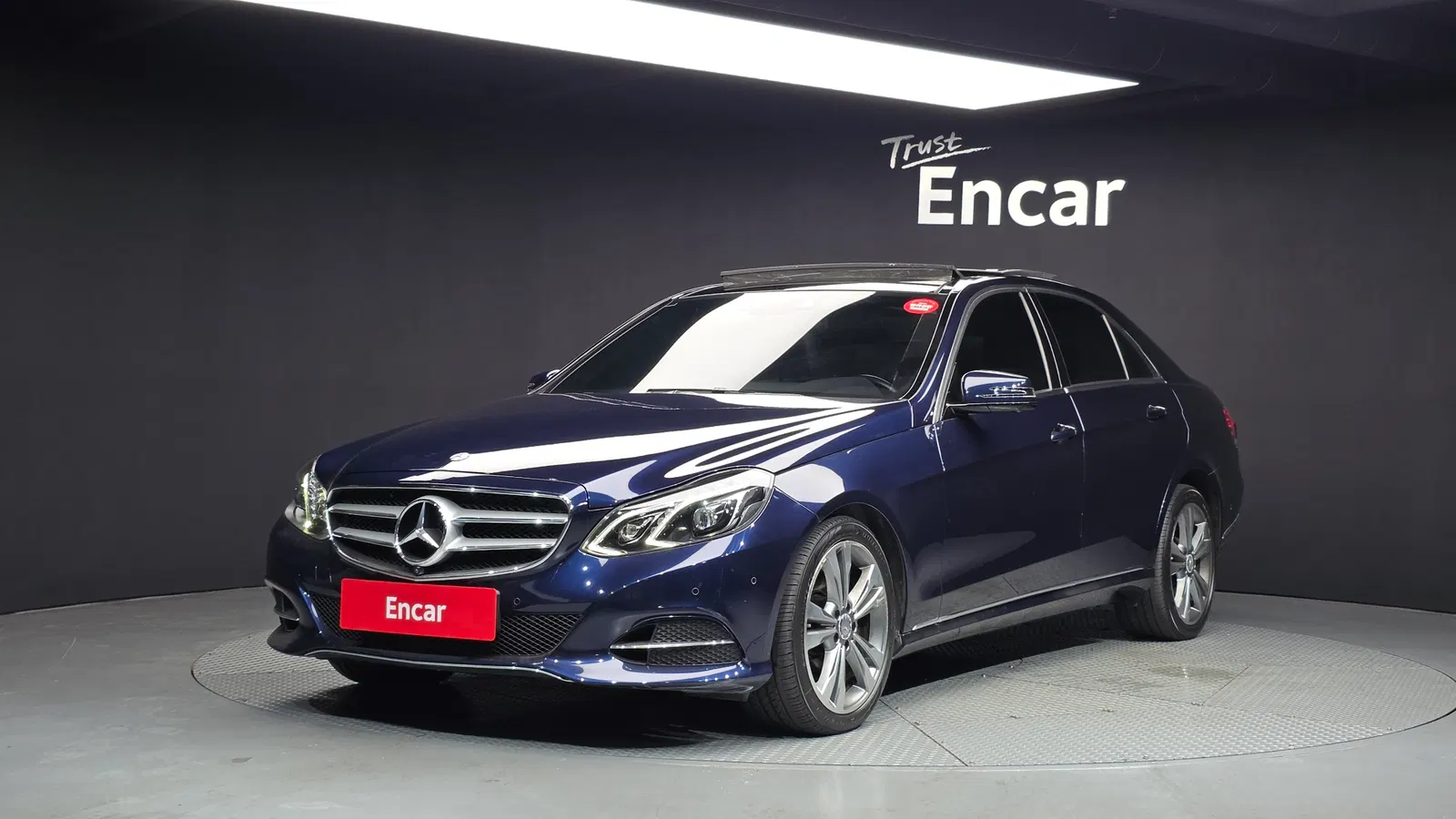 Mercedes-Benz Classe E E300 4MATIC Avantgarde (W212) 2016 — photo 1 sur 20