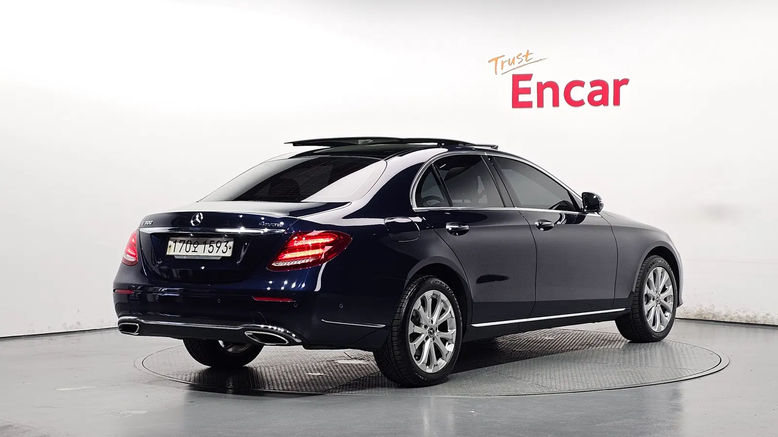 Mercedes-Benz Classe E E300 4MATIC Exclusive (W213) 2019 — photo 1 sur 41