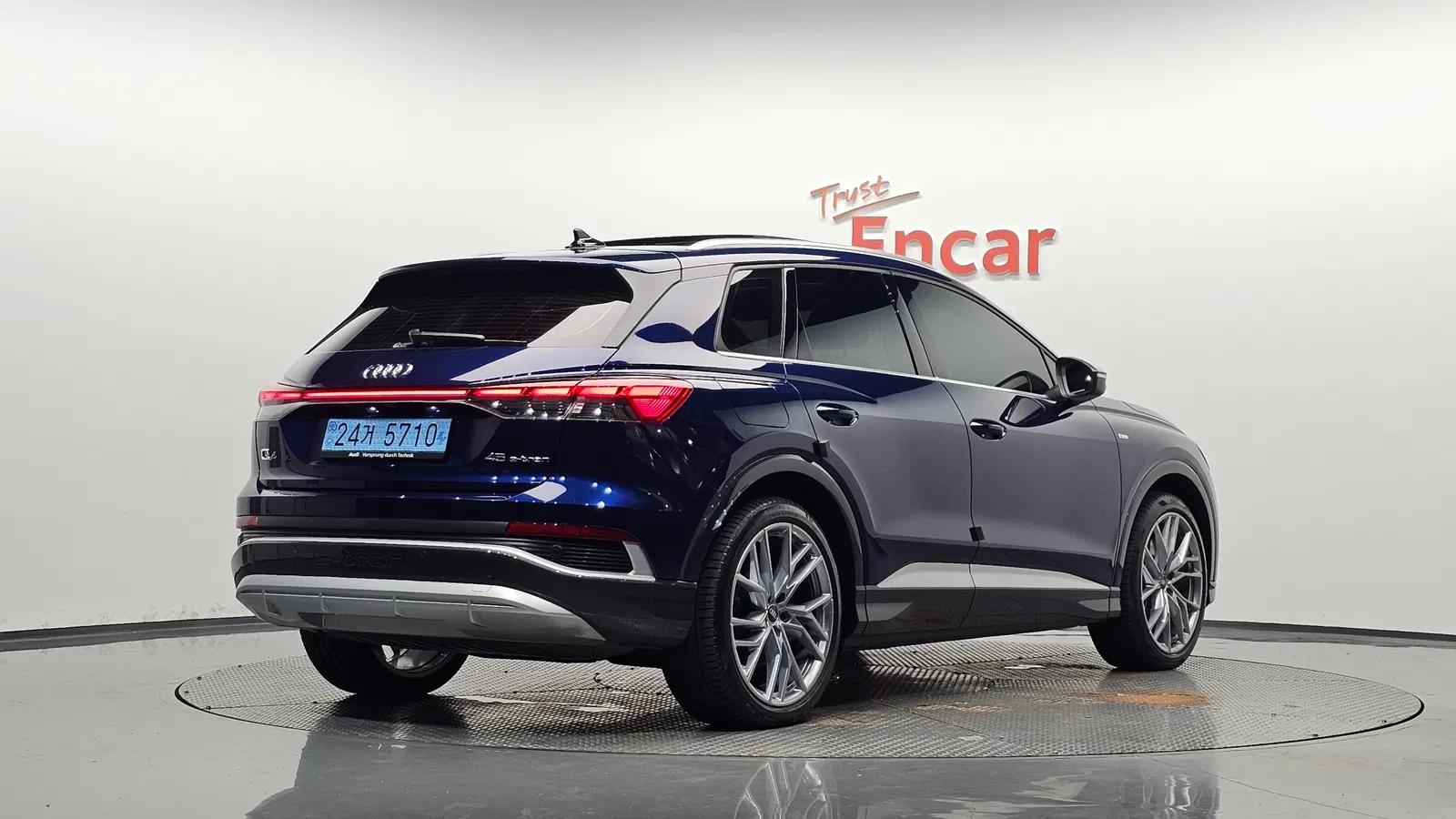 Audi Q4 e-tron (F4) 45 Premium 2025 — photo 1 sur 36