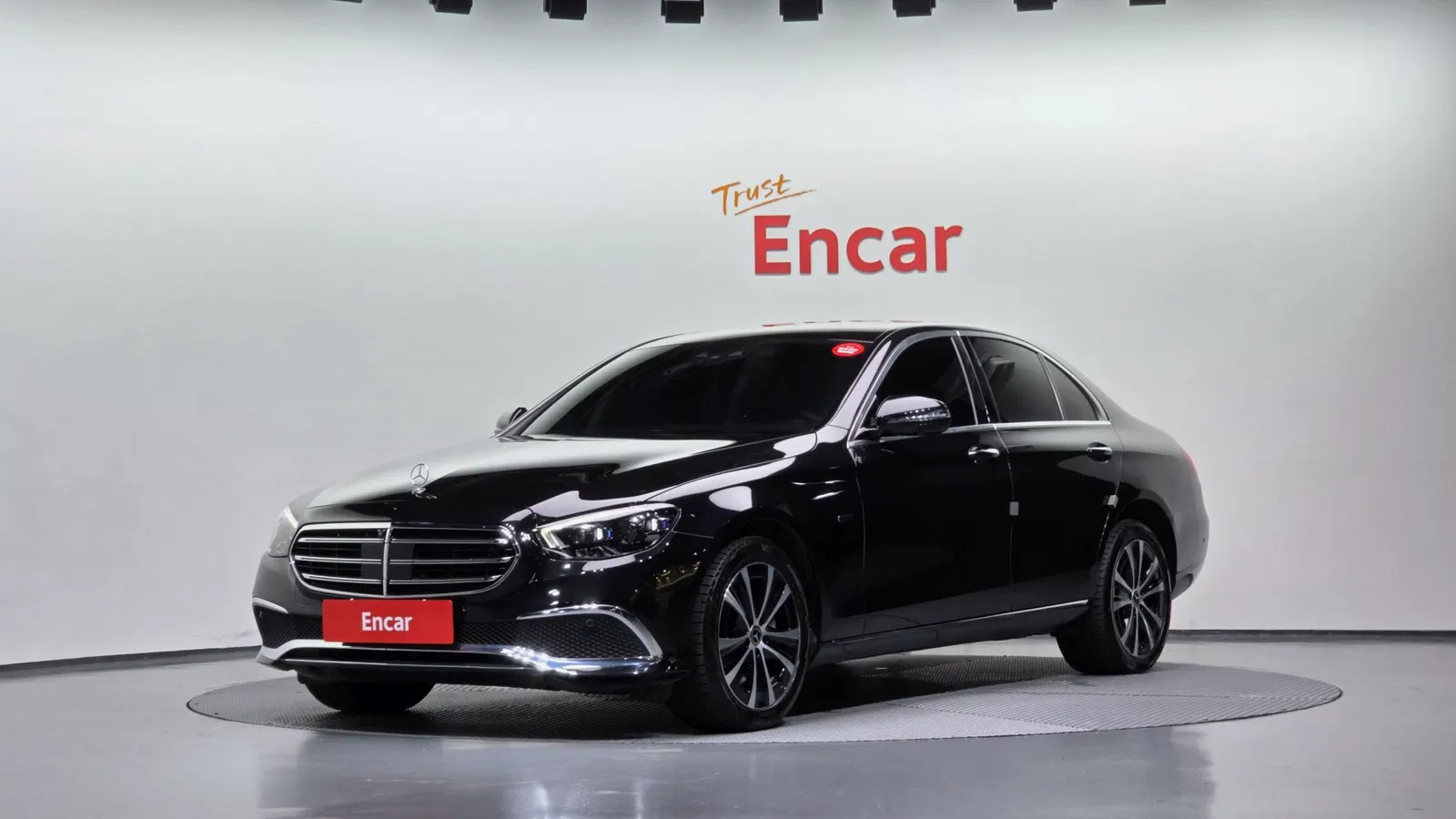 Mercedes-Benz Classe E E300e 4MATIC Exclusive (W213) 2021 — photo 1 sur 37