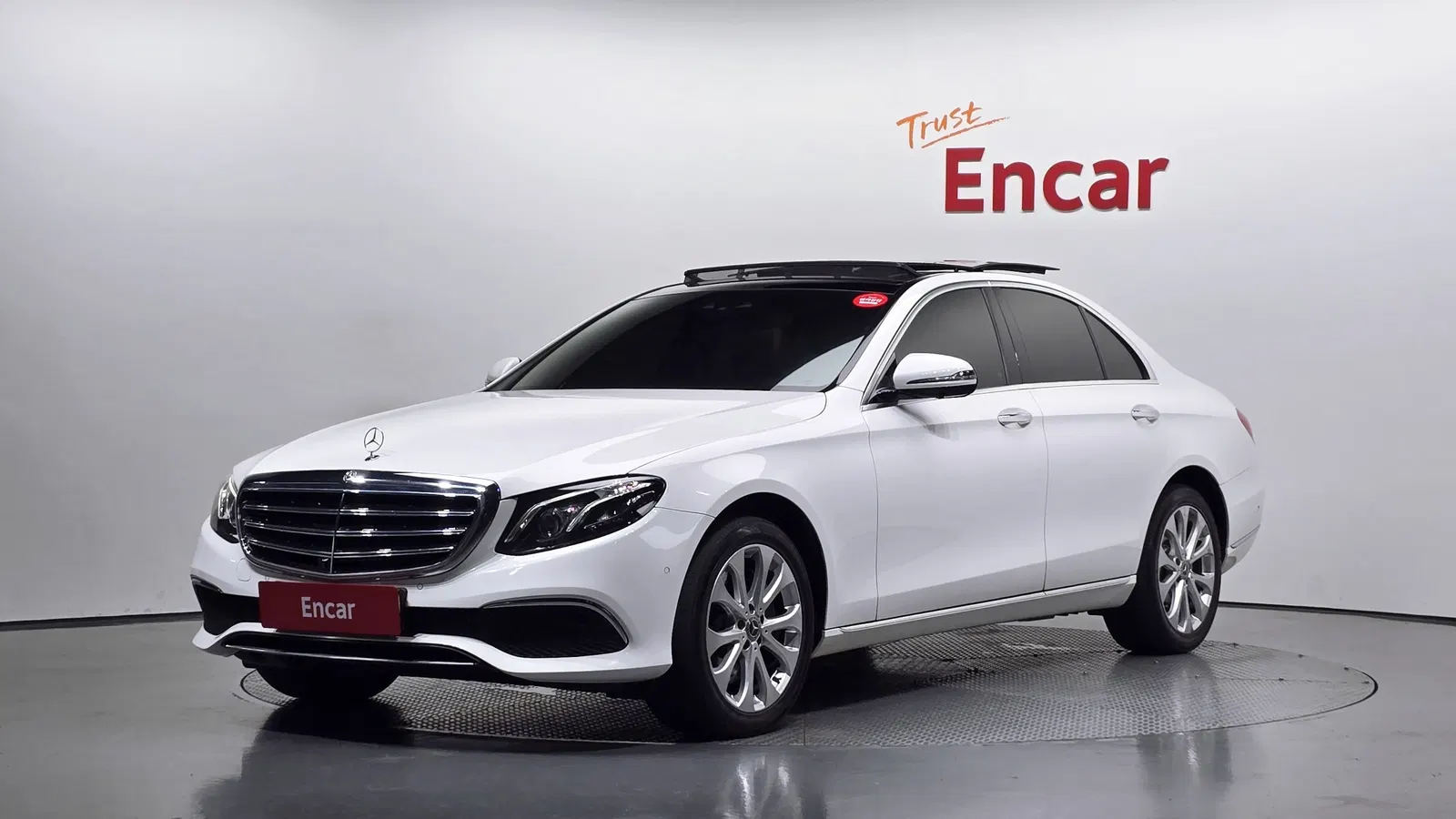 Mercedes-Benz Classe E E300 4MATIC Exclusive (W213) 2019 — photo 1 sur 26