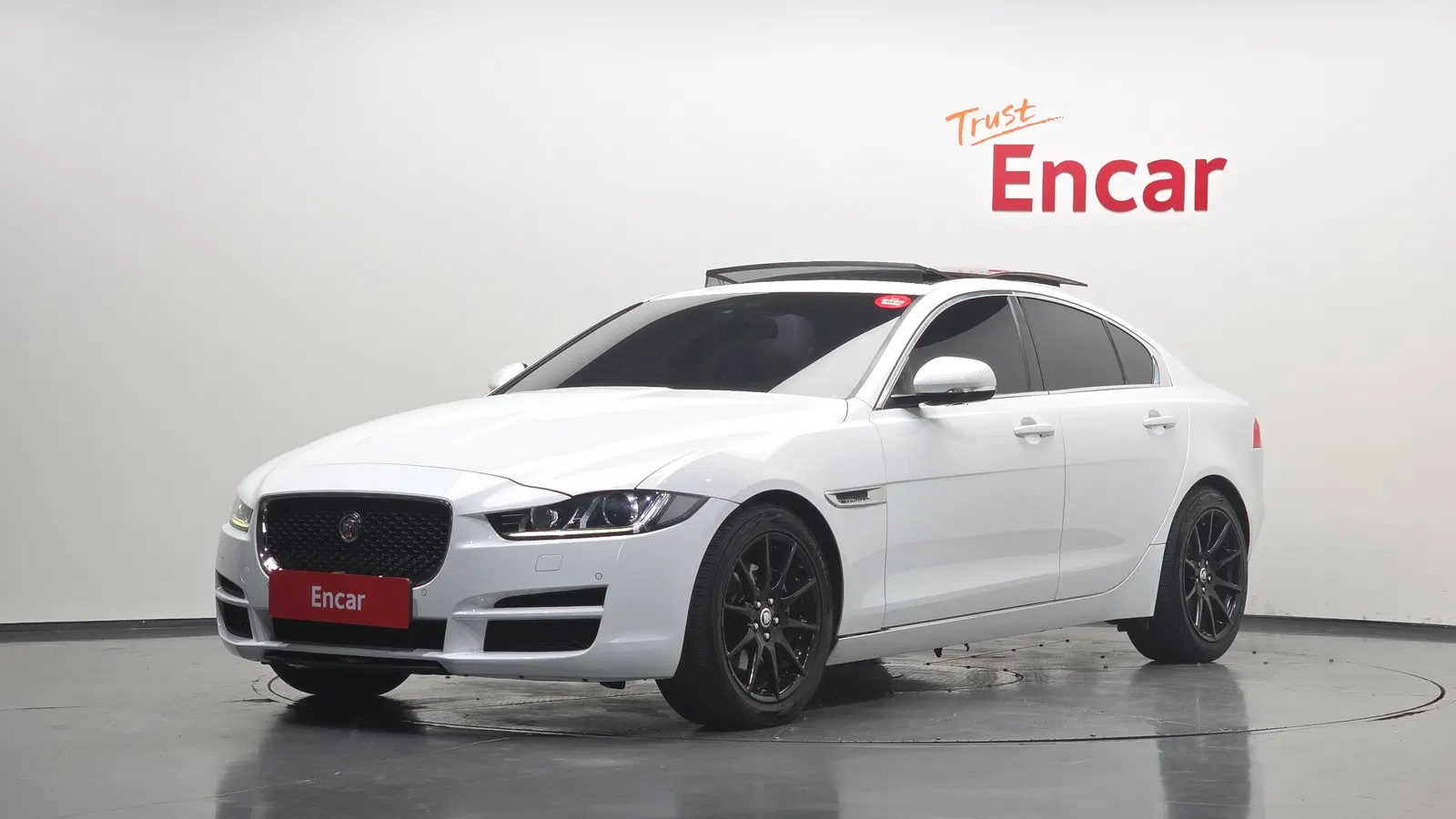Jaguar XE 20d Prestige 2018 — photo 1 sur 29