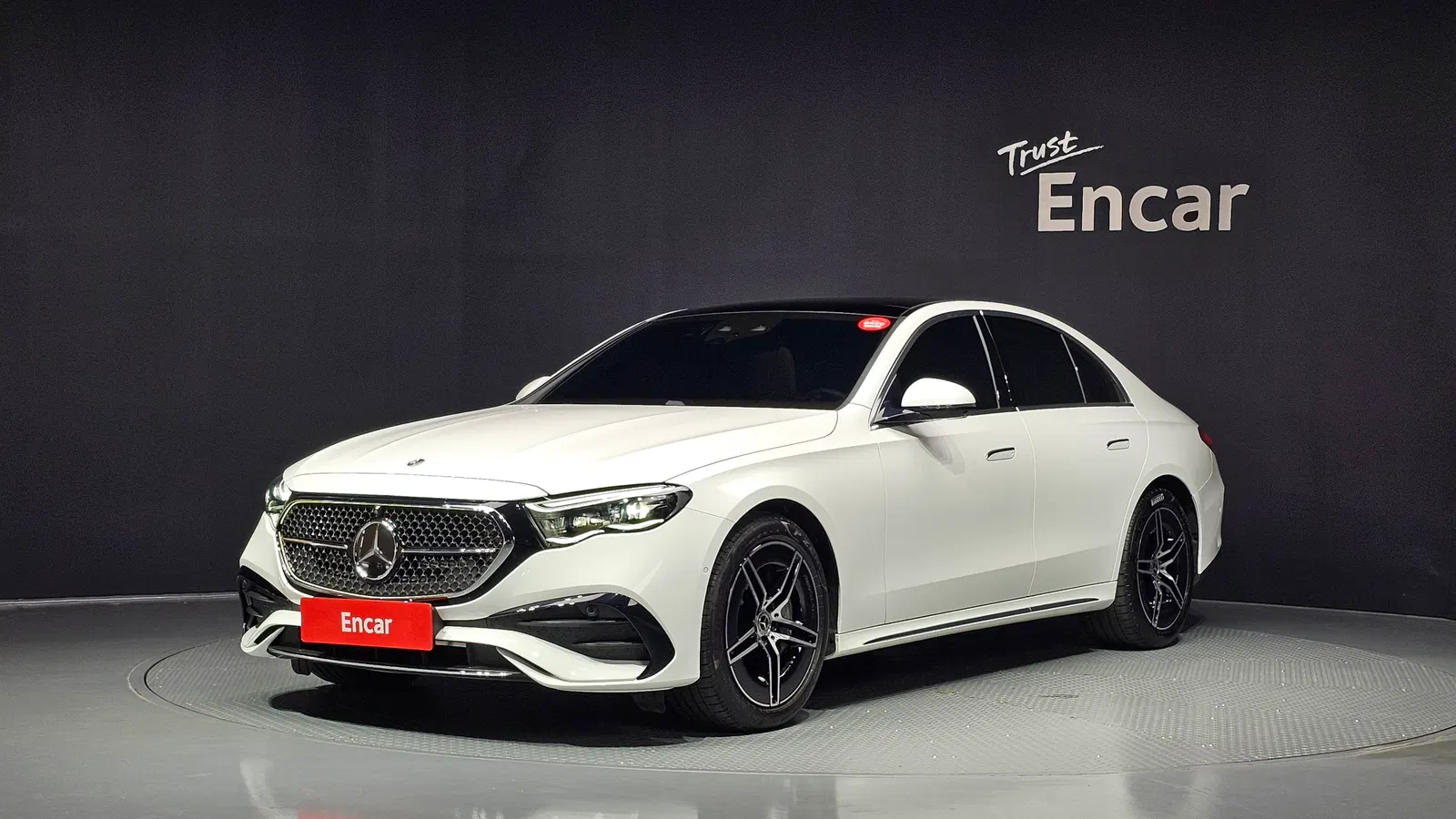 Mercedes-Benz Classe E AMG Line · E300 4MATIC (W214) 2026 — photo 1 sur 33