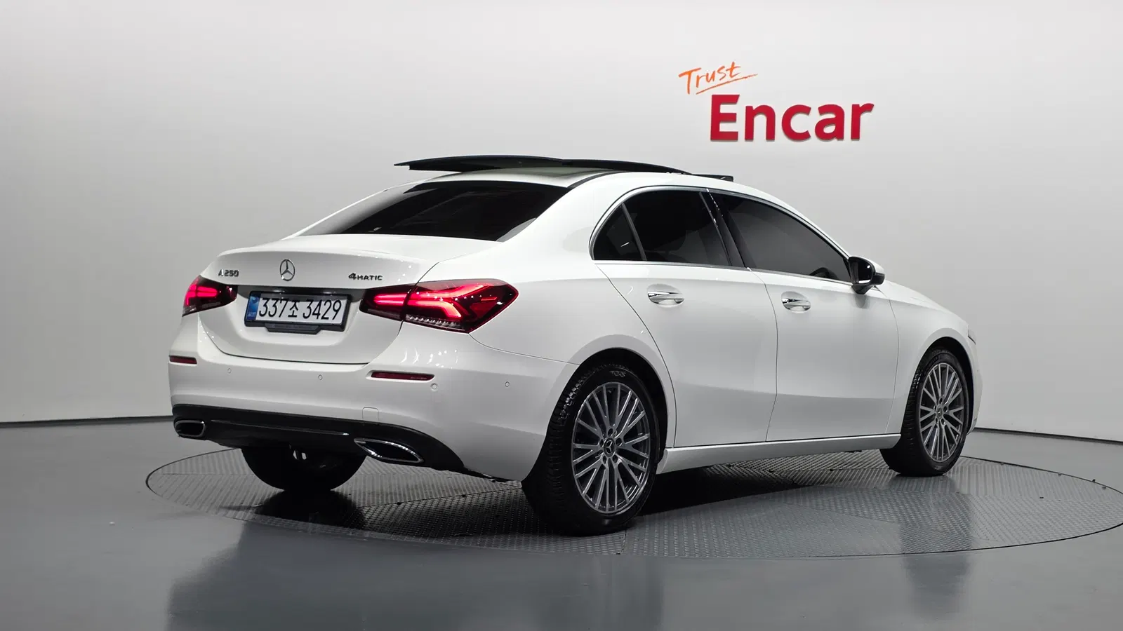 Mercedes-Benz Classe A A250 4MATIC Berline (W177) 2021 — photo 1 sur 31