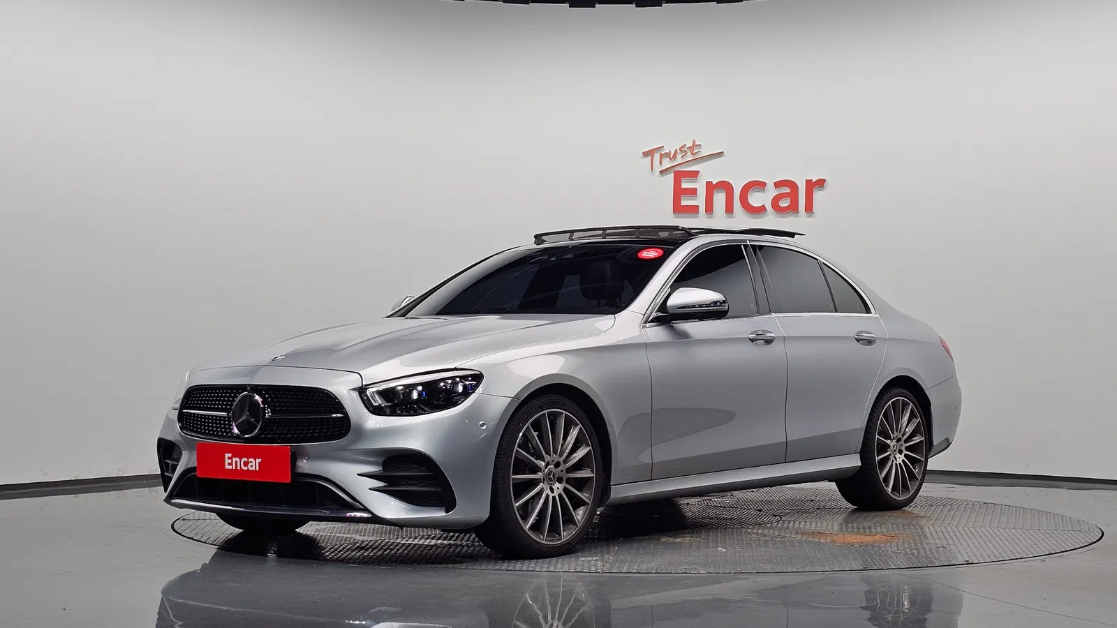 Mercedes-Benz Classe E AMG Line · E350 4MATIC (W213) 2022 — photo 1 sur 35