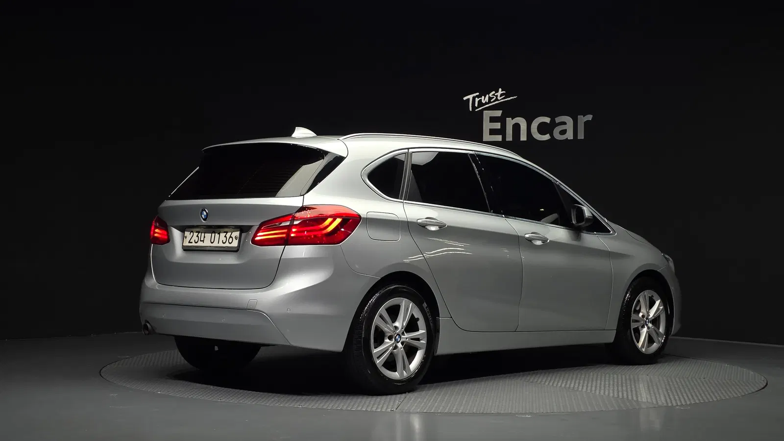 BMW Série 2 Active Tourer (F45) Joy 2016 — photo 1 sur 35