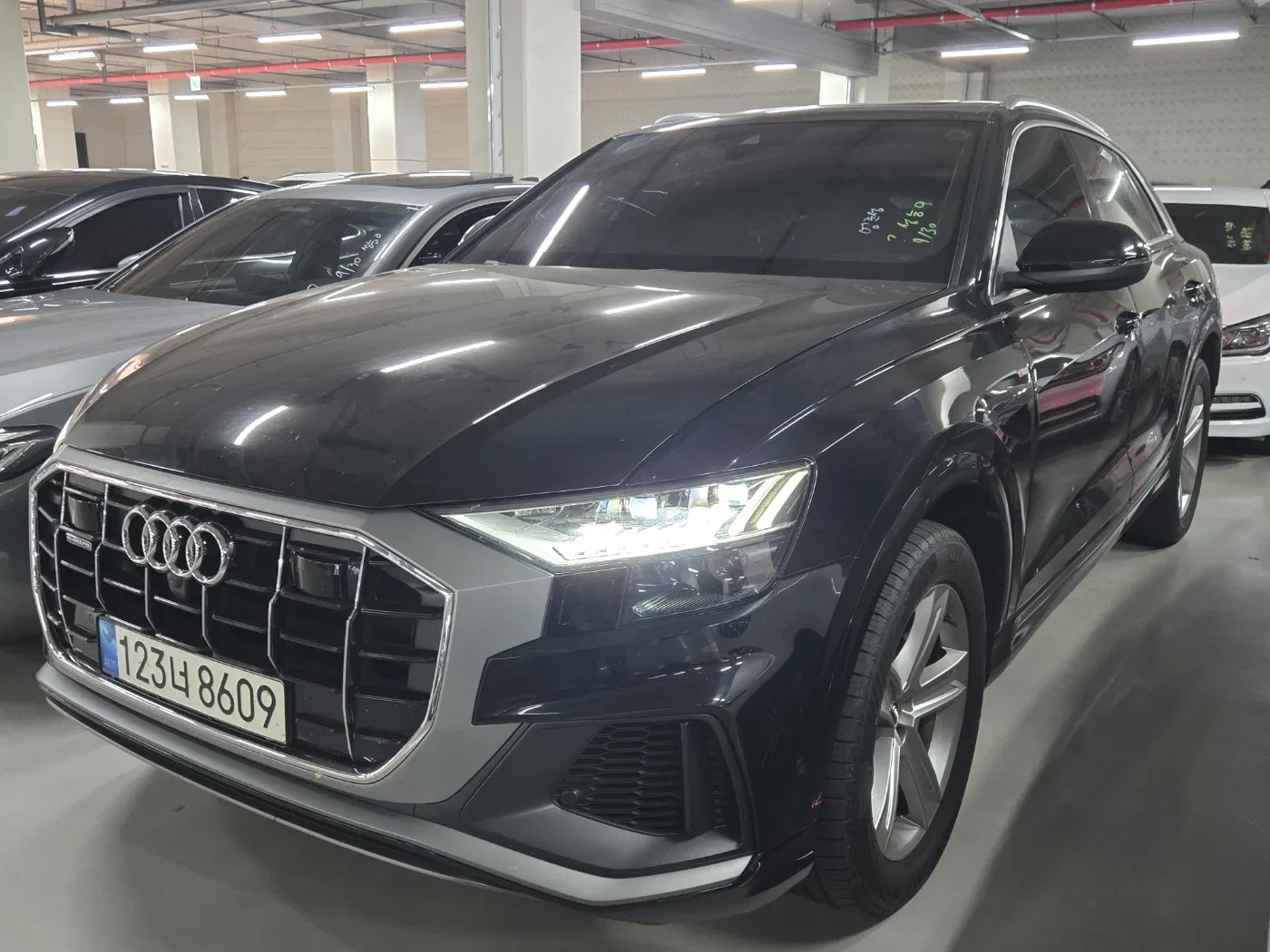 Audi Q8 (4M) 45 TDI Quattro Premium 2021 — photo 1 sur 25