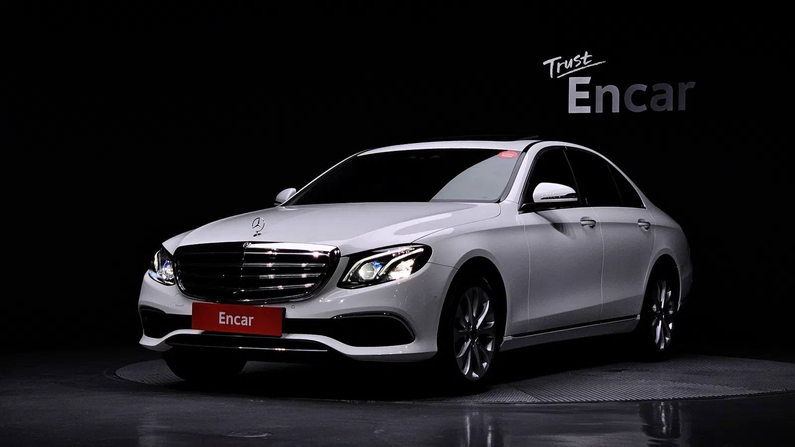 Mercedes-Benz Classe E E300 4MATIC Exclusive (W213) 2020 — photo 1 sur 41