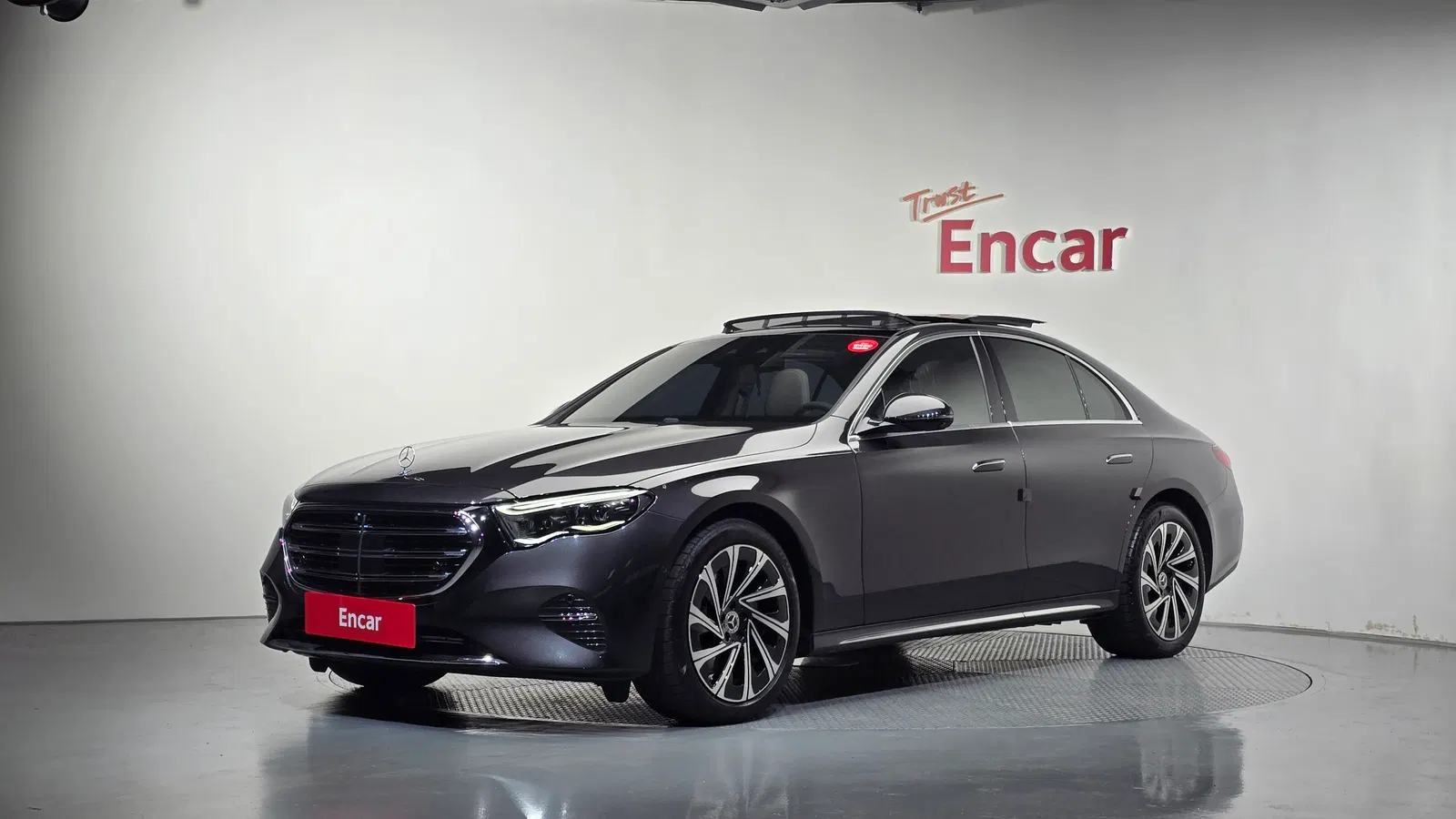 Mercedes-Benz Classe E E300 4MATIC Exclusive (W214) 2024 — photo 1 sur 41