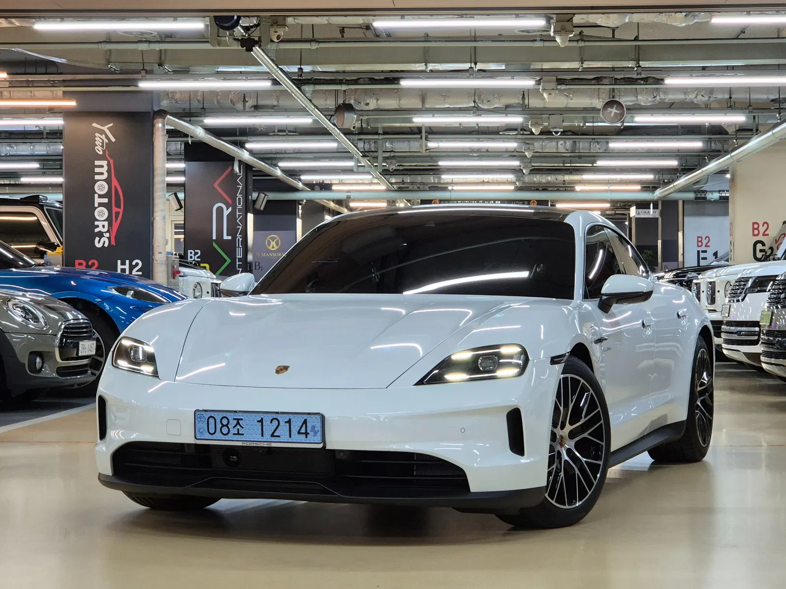 Porsche Taycan Base 4 2026 — photo 1 sur 26