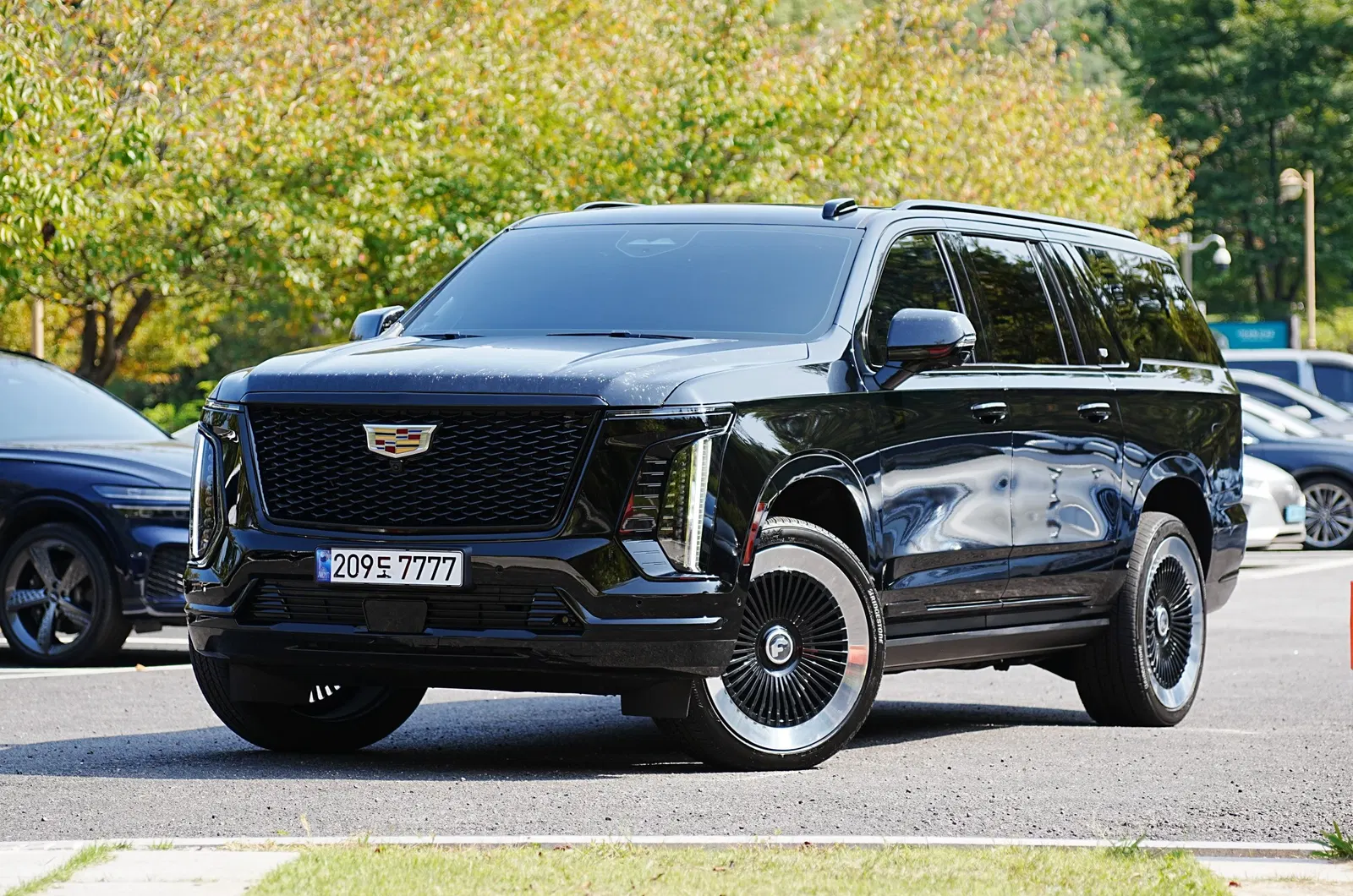 Cadillac Escalade 5e génération 6.2 ESV 2025 — photo 1 sur 26