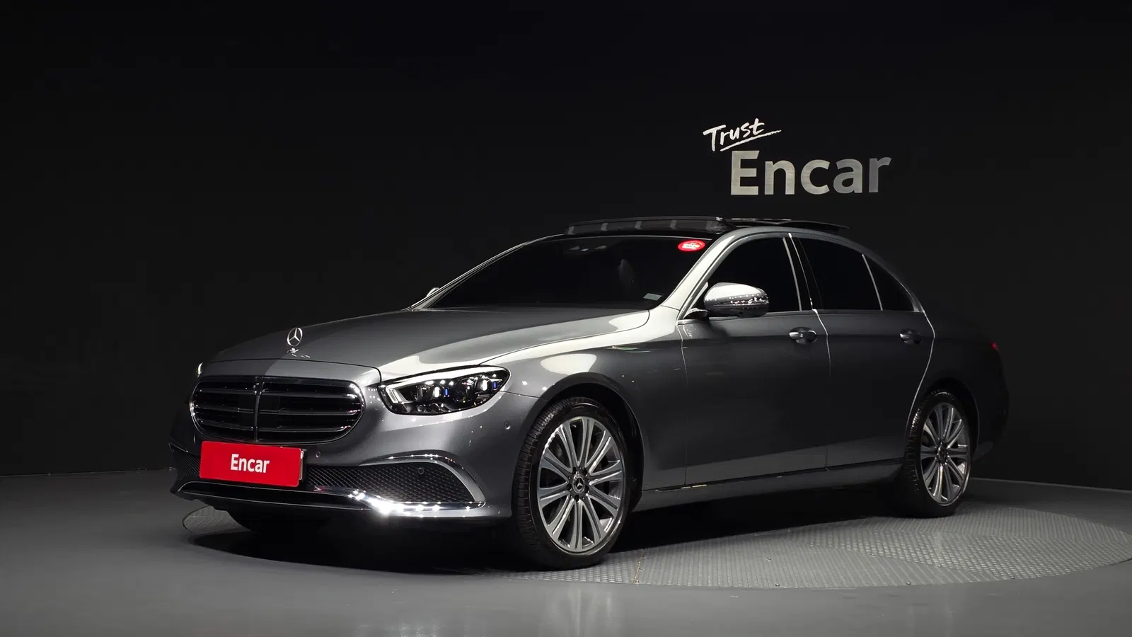 Mercedes-Benz Classe E E450 4MATIC Exclusive (W213) 2022 — photo 1 sur 36