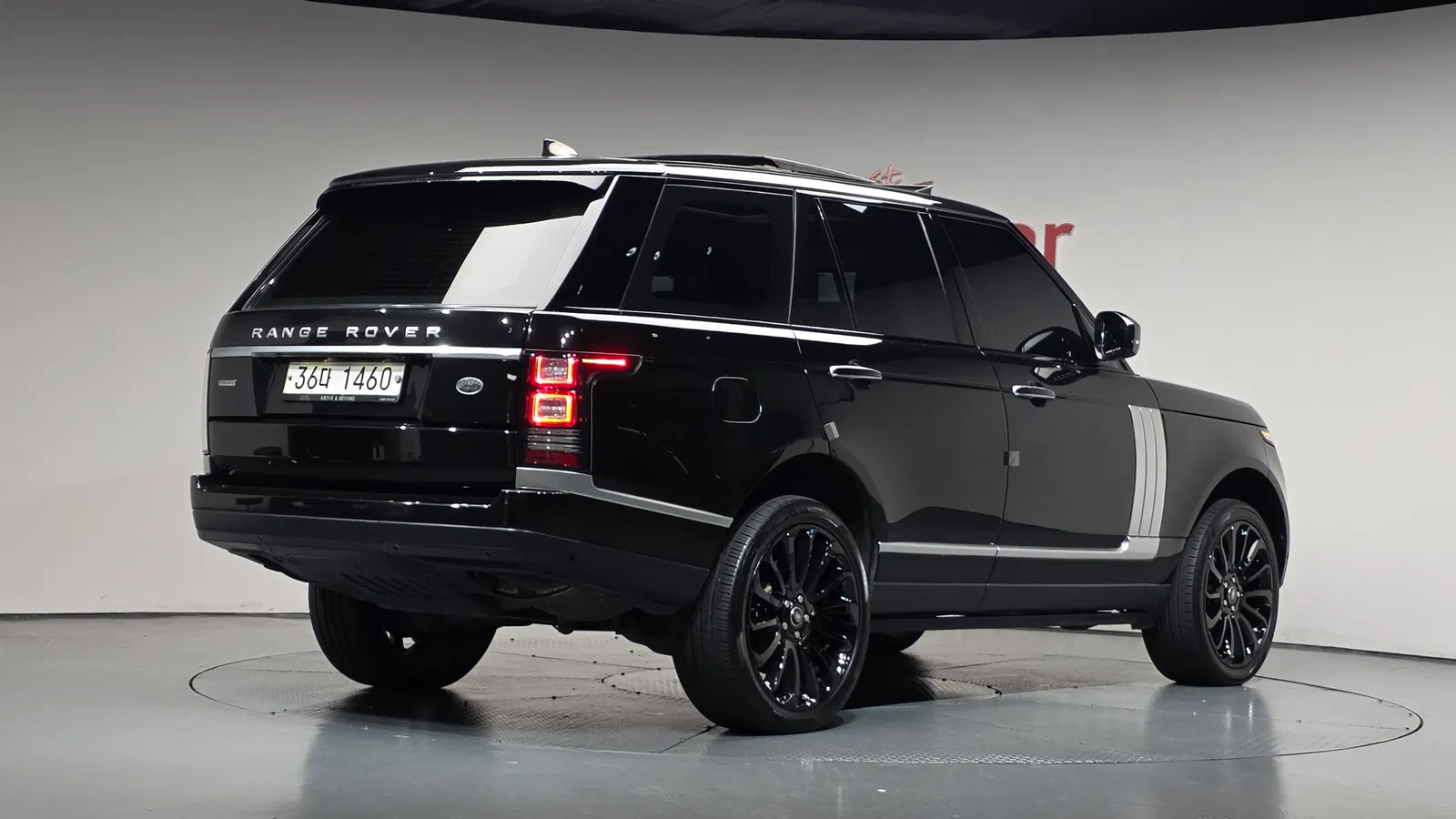 Land Rover Range Rover 4e génération 4.4 SDV8 AB Diesel 2017 — photo 1 sur 40