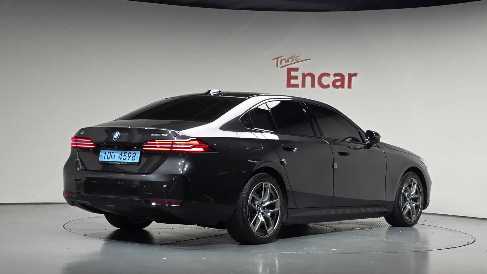 BMW i5 (G60) eDrive 40 2024 — photo 1 sur 36