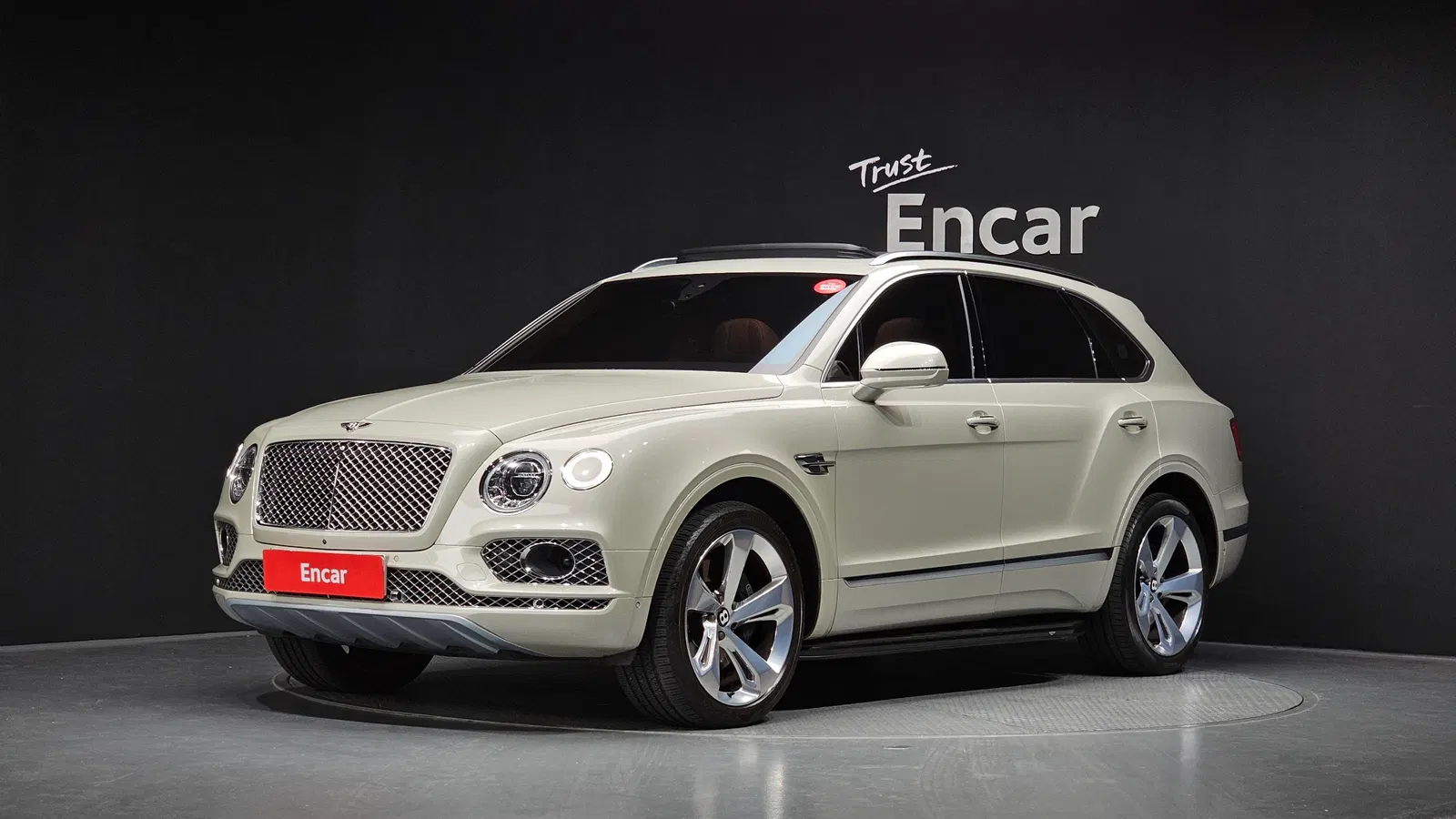 Bentley Bentayga 6.0 W12 2018 — photo 1 sur 47