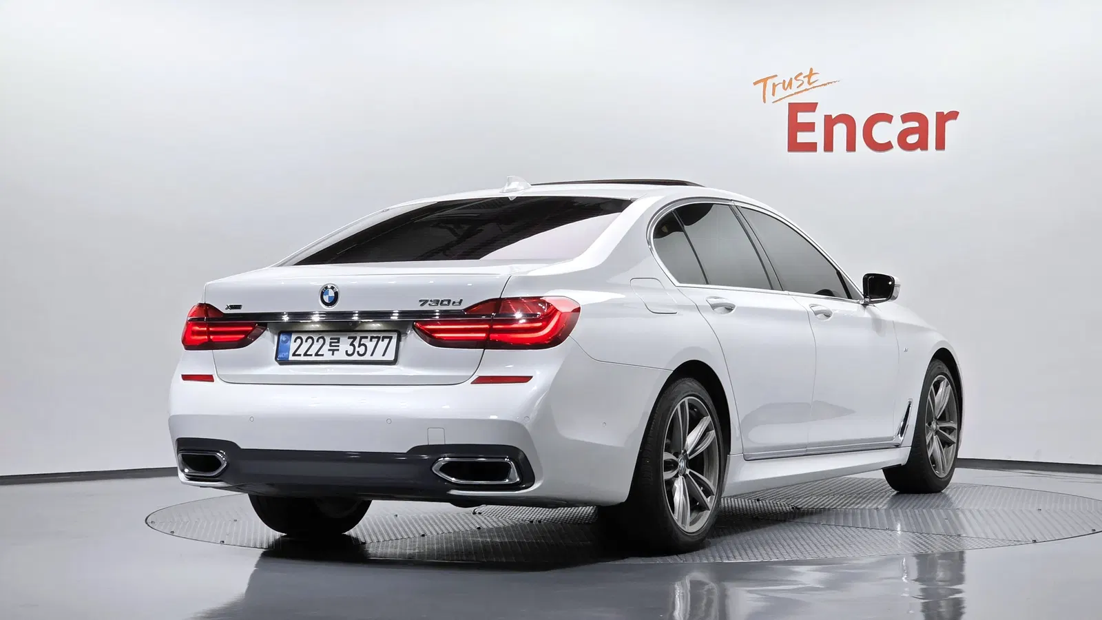 BMW Série 7 (G11) 730d xDrive M Sport 2017 — photo 1 sur 35