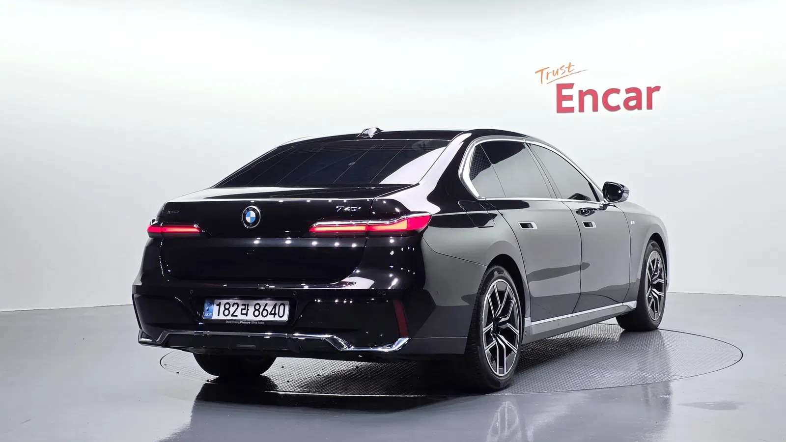 BMW Série 7 (G70) 740i xDrive M Sport 2024 — photo 1 sur 36