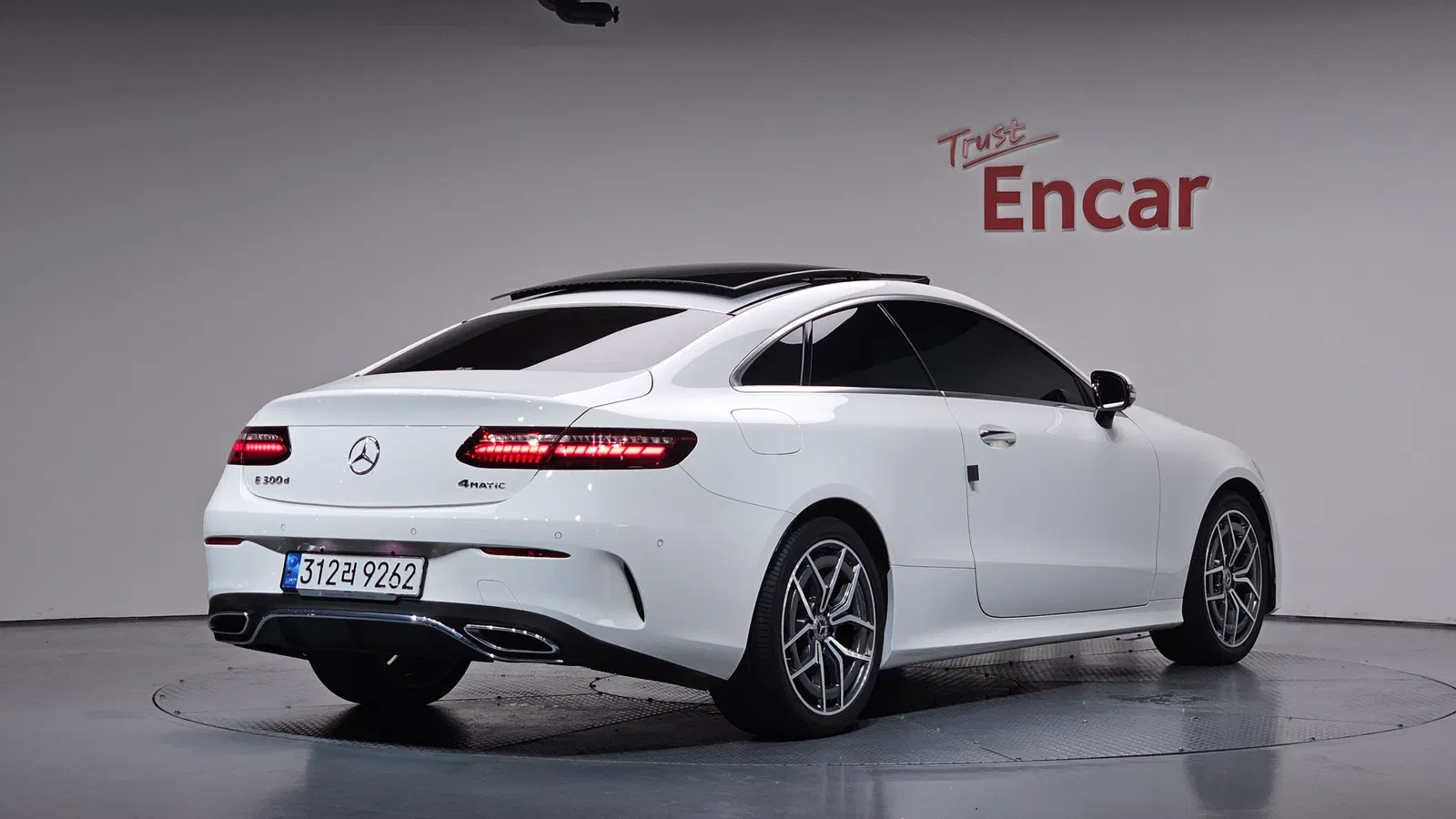 Mercedes-Benz Classe E E300d 4MATIC Coupé (W213) 2022 — photo 1 sur 36