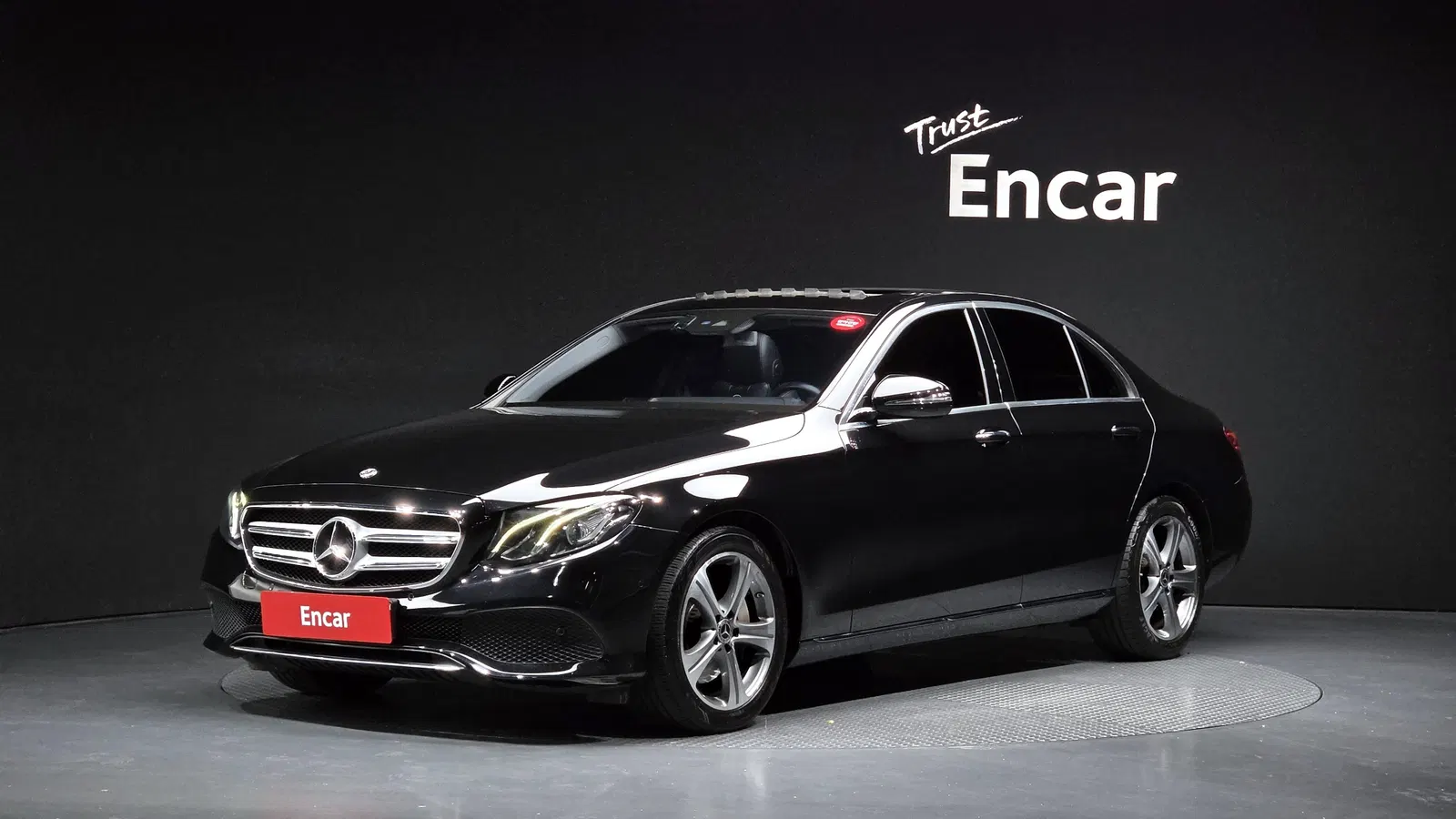 Mercedes-Benz Classe E E300 Avantgarde (W213) 2019 — photo 1 sur 32