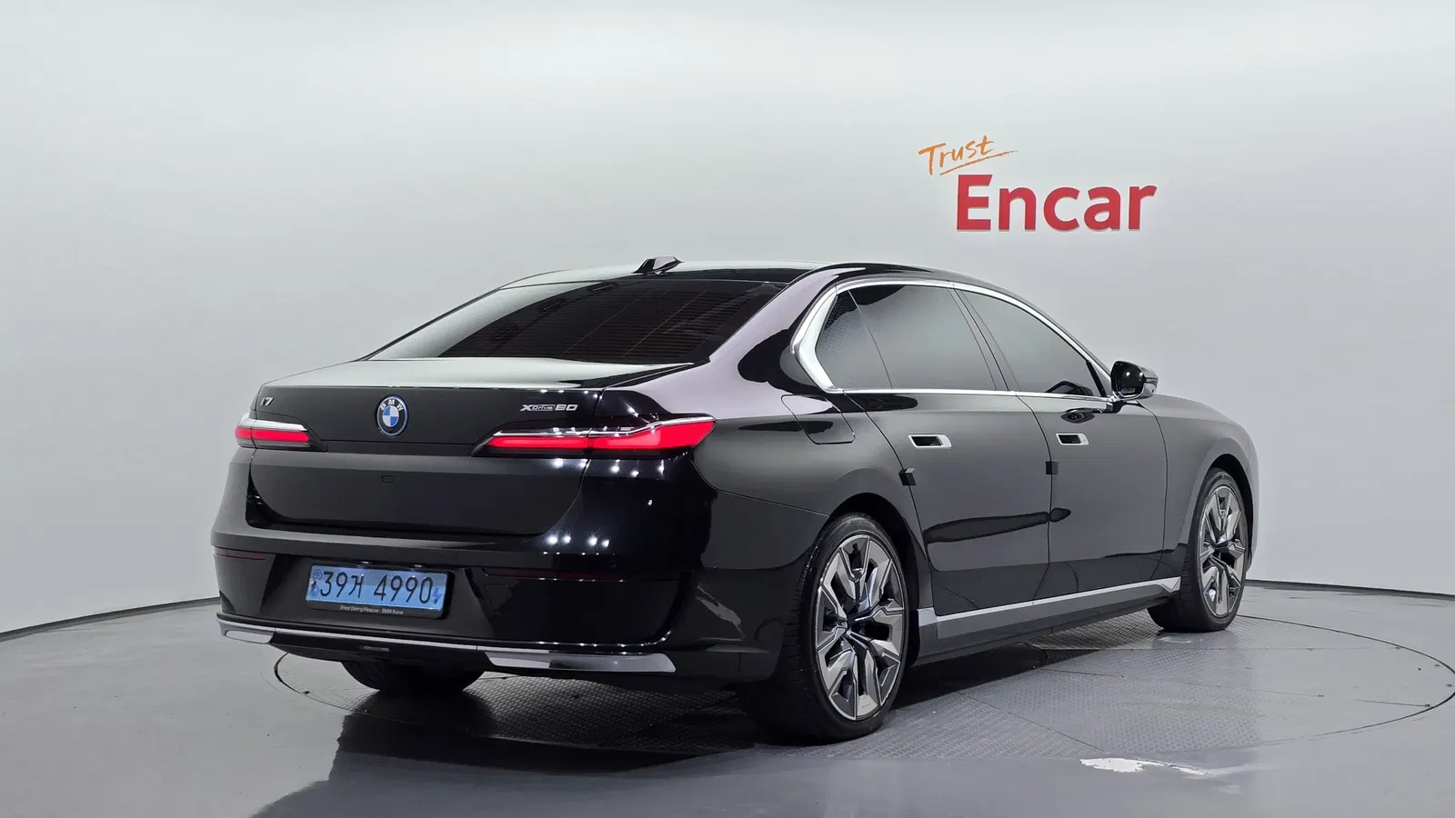 BMW i7 (G70) xDrive 60 Design Pure Excellence 2023 — photo 1 sur 38