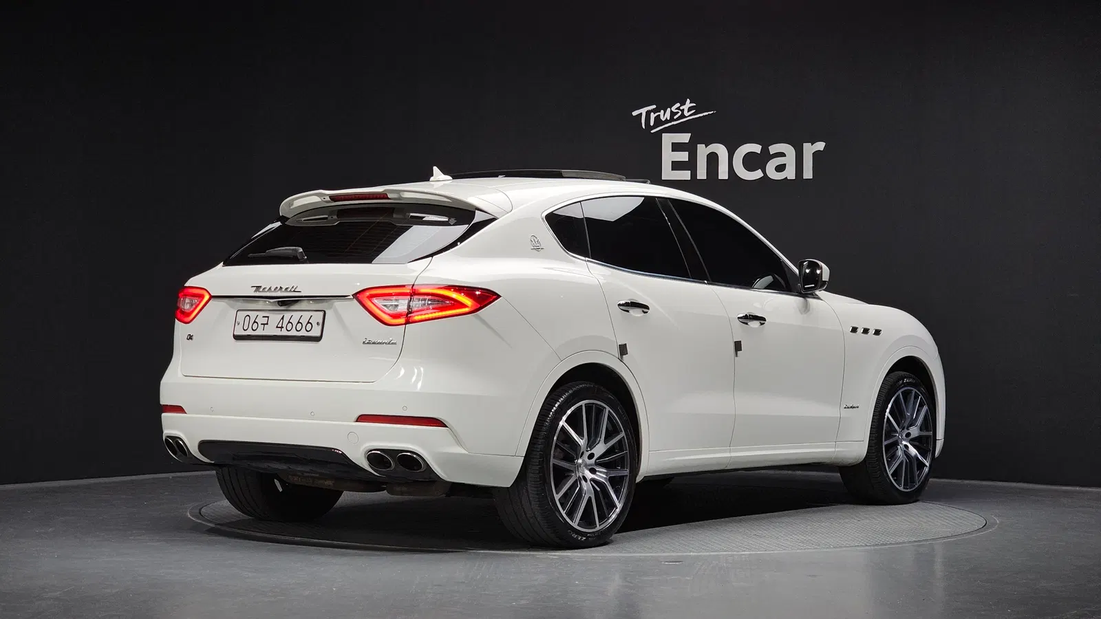 Maserati Levante 3.0 AWD GranSport 2018 — photo 1 sur 34