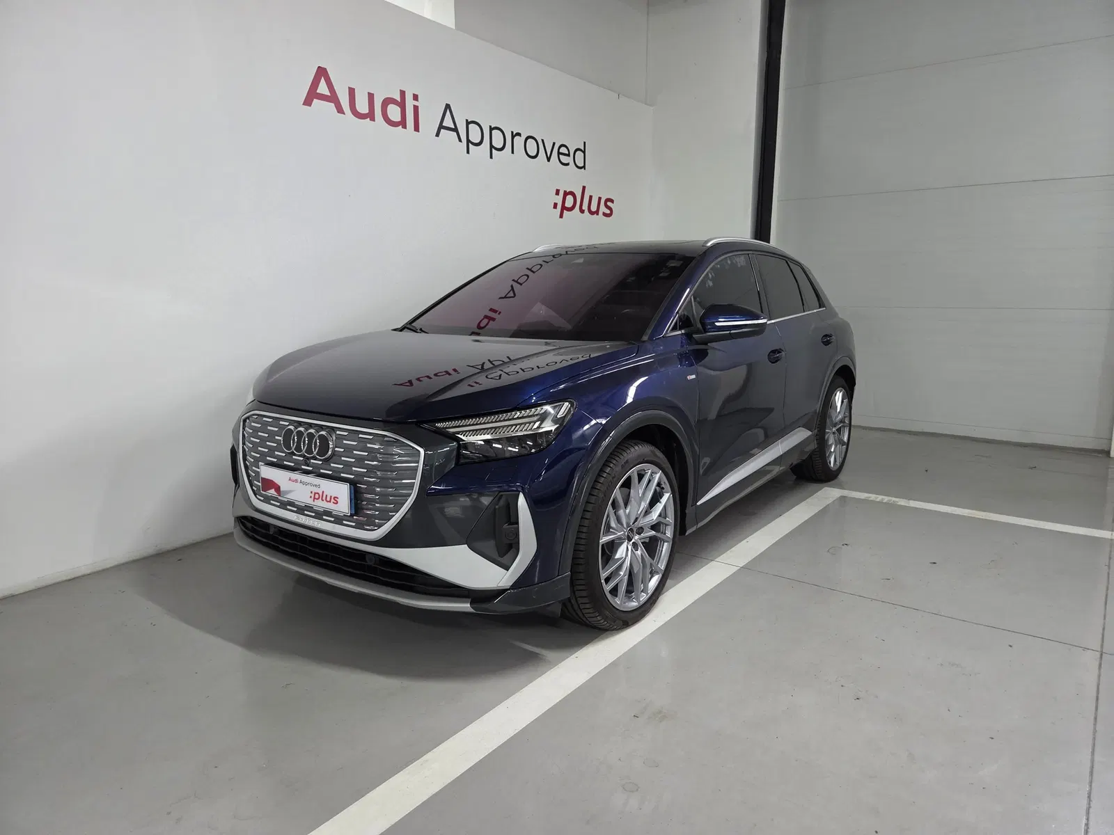 Audi Q4 e-tron (F4) 45 Premium 2025 — photo 1 sur 23