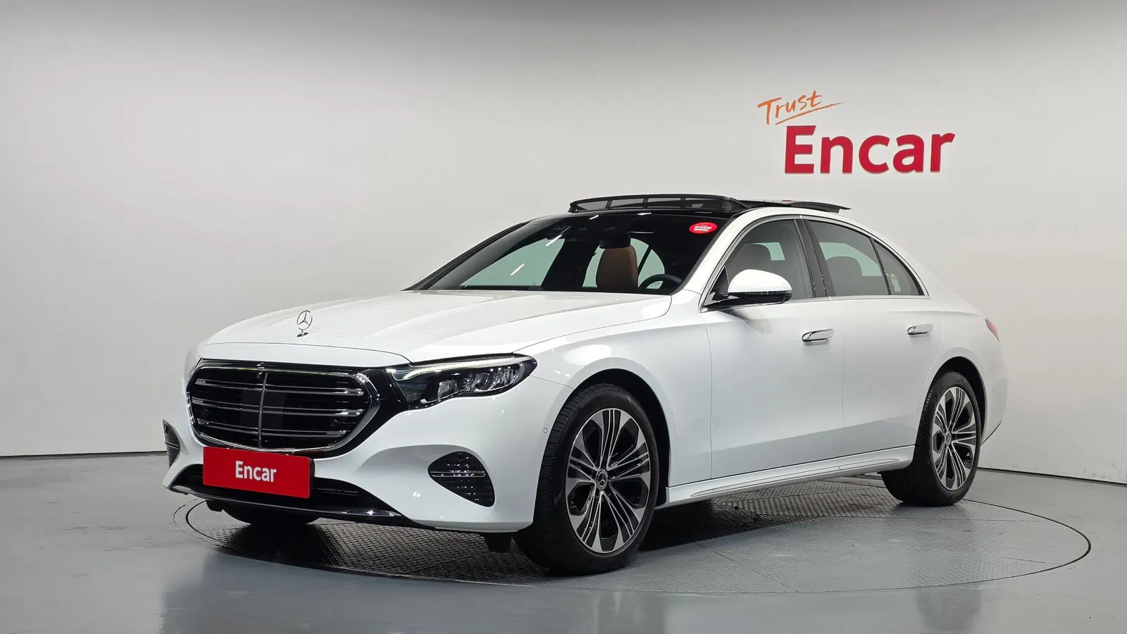 Mercedes-Benz Classe E E220d 4MATIC Exclusive (W214) 2026 — photo 1 sur 31
