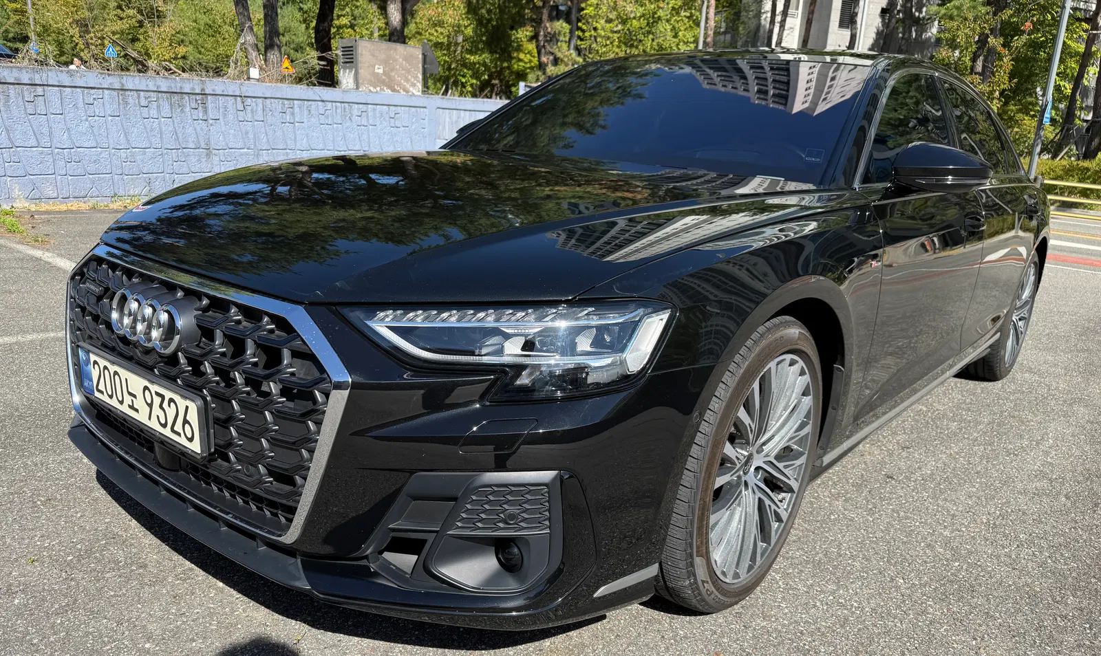 Audi A8 (D5) 55 TFSI Quattro Premium LWB 2023 — photo 1 sur 18