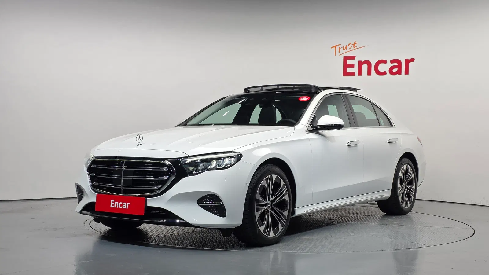Mercedes-Benz Classe E E220d 4MATIC Exclusive (W214) 2026 — photo 1 sur 31