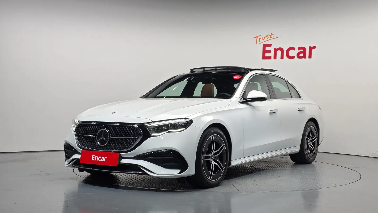 Mercedes-Benz Classe E AMG Line · E300 4MATIC (W214) 2026 — photo 1 sur 32