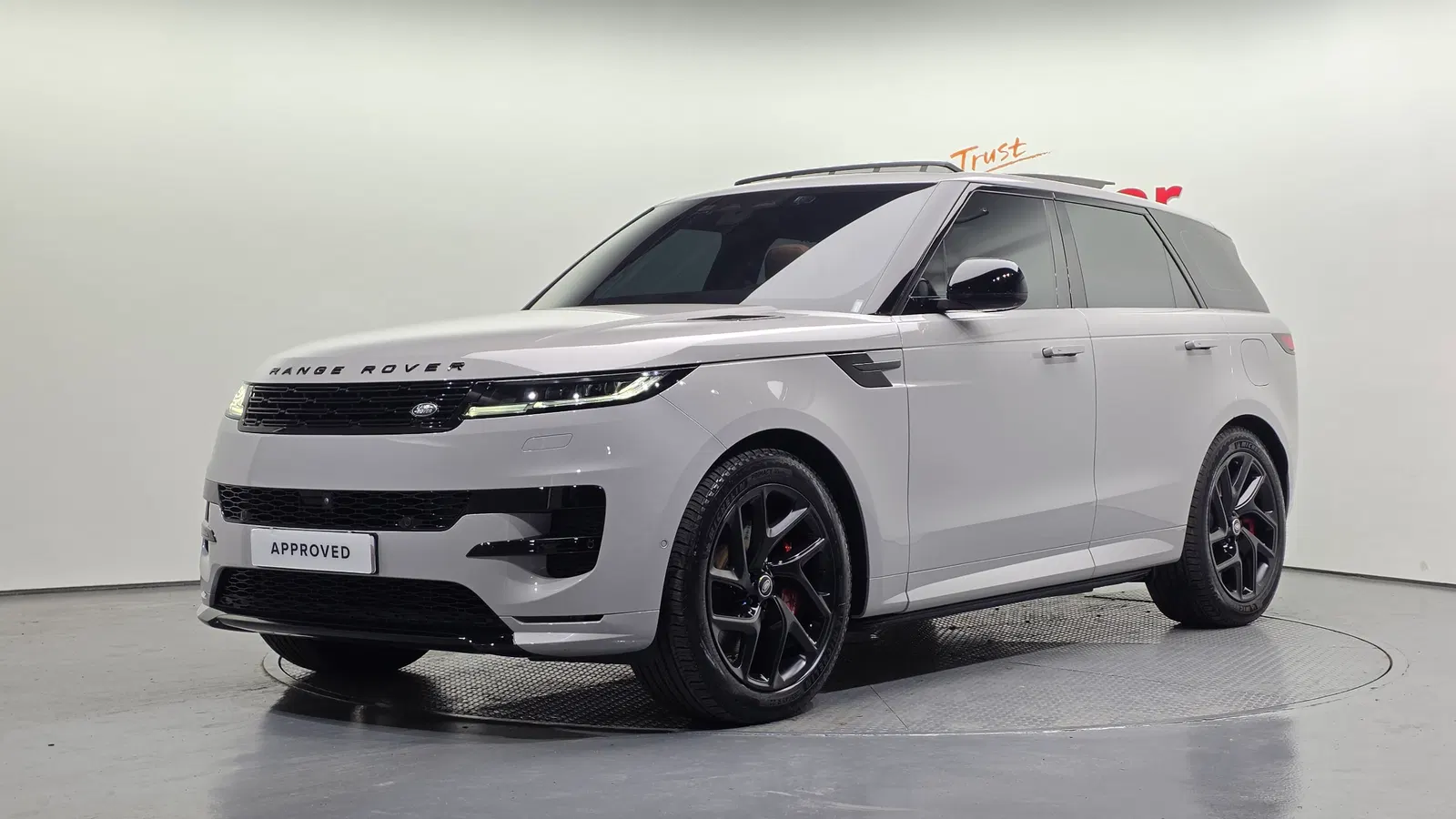 Land Rover Range Rover Sport 3e génération P550E Dynamic HSE 2025 — photo 1 sur 20