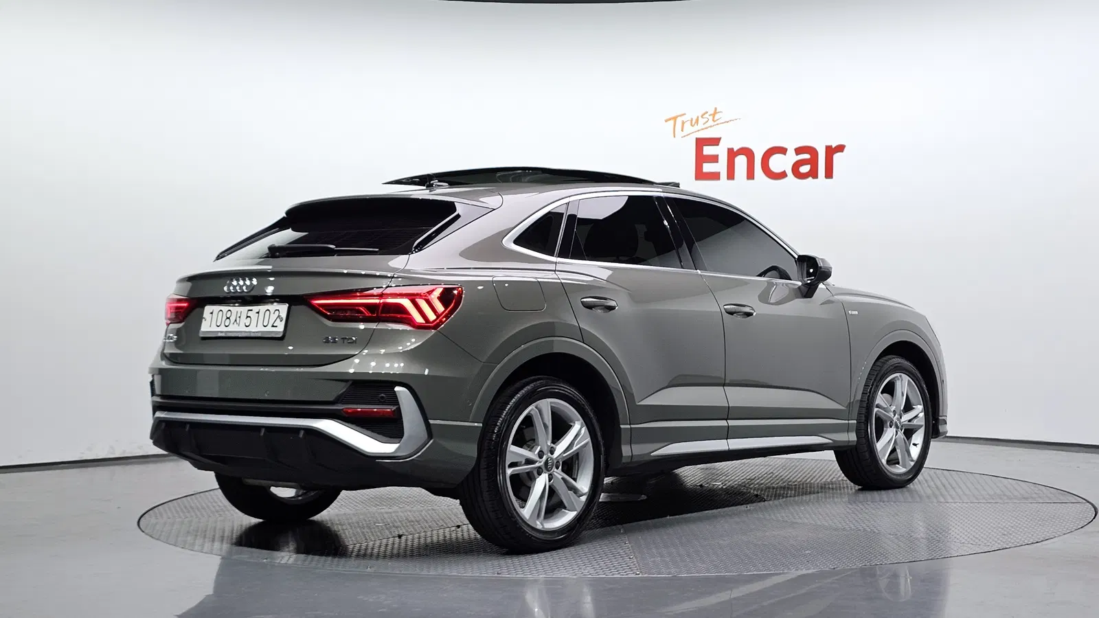 Audi Q3 (F3) 35 TDI Premium Sportback 2020 — photo 1 sur 32
