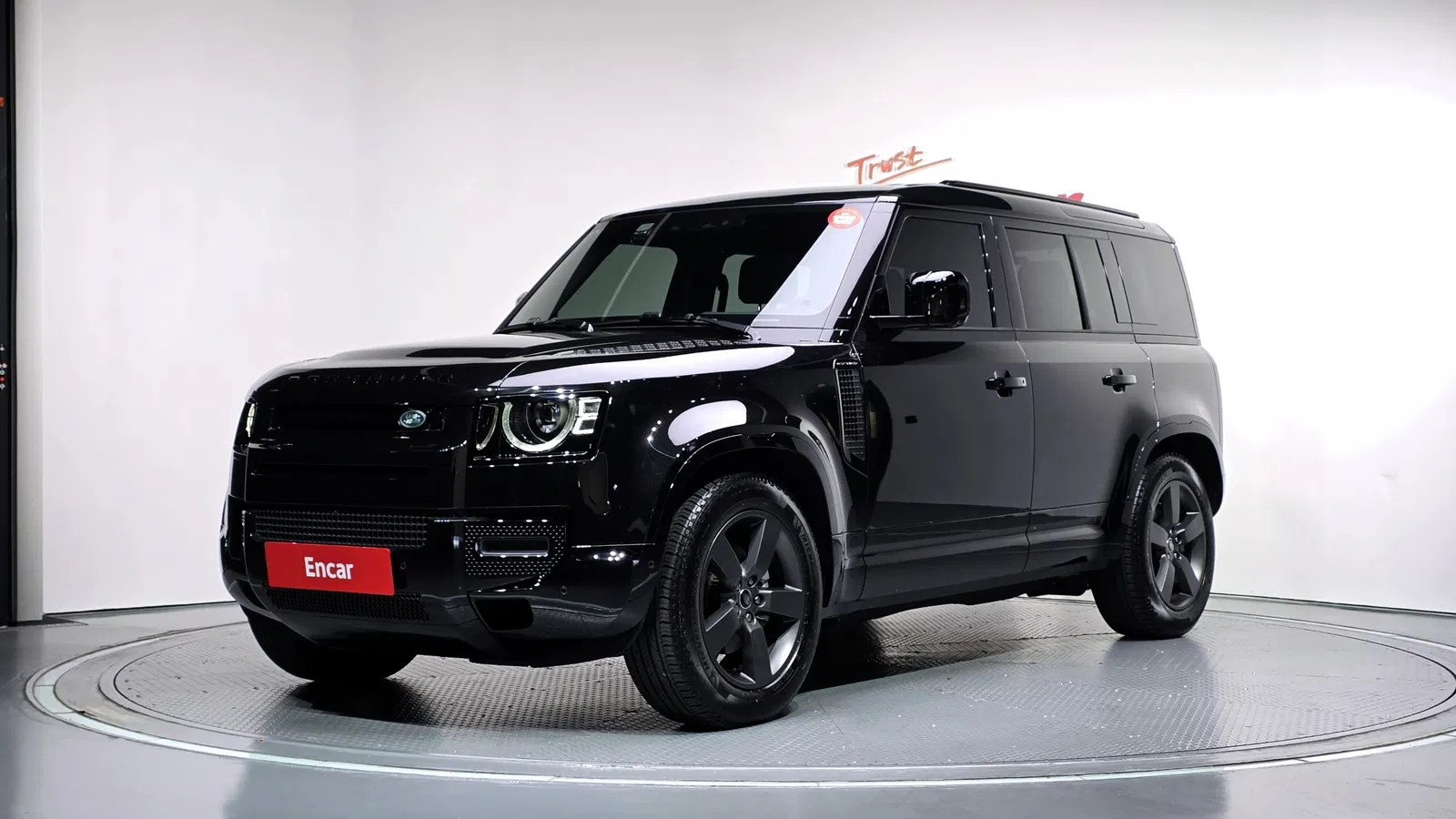 Land Rover Defender (L663) 110 P300 X-Dynamic SE 2025 — photo 1 sur 32