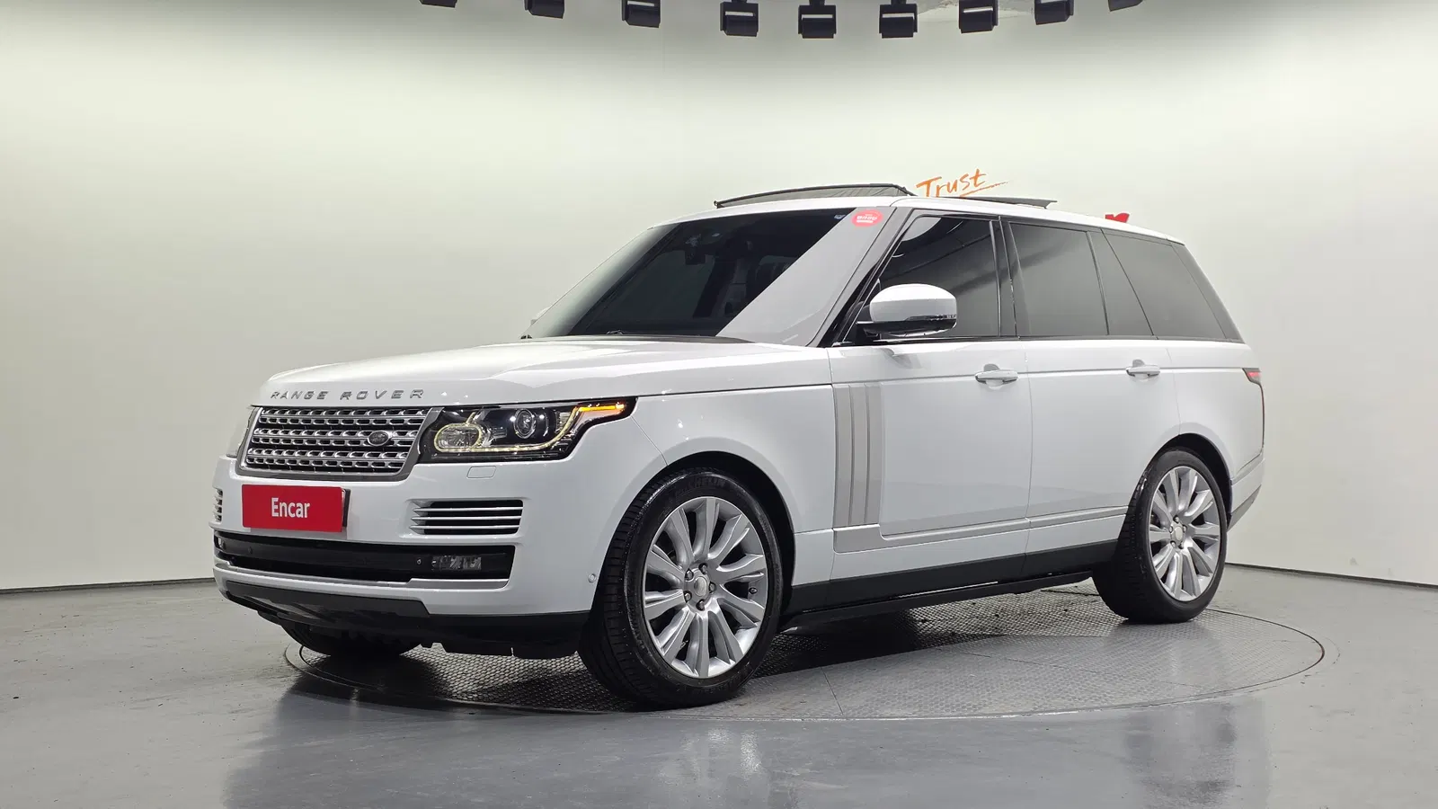Land Rover Range Rover 4e génération 3.0 TDV6 Vogue SE Diesel 2014 — photo 1 sur 20