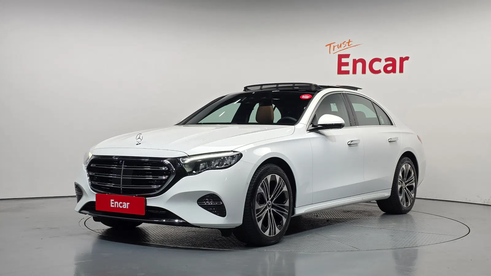 Mercedes-Benz Classe E E220d 4MATIC Exclusive (W214) 2026 — photo 1 sur 31