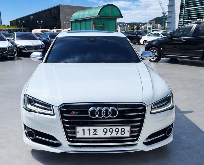 Audi S8 4.0 TFSI Quattro 2015 — photo 1 sur 15