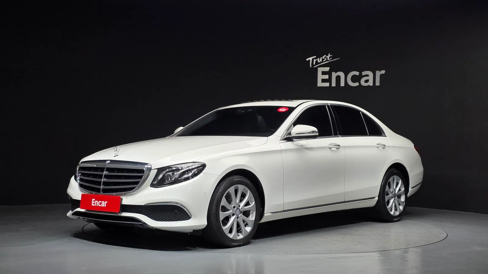 Mercedes-Benz Classe E E220d 4MATIC Exclusive (W213) 2017 — photo 1 sur 20