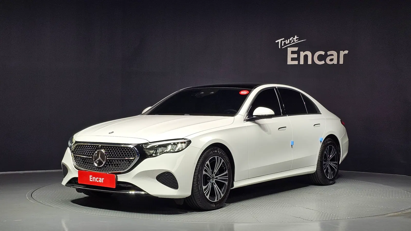 Mercedes-Benz Classe E E200 Avantgarde (W214) 2026 — photo 1 sur 32